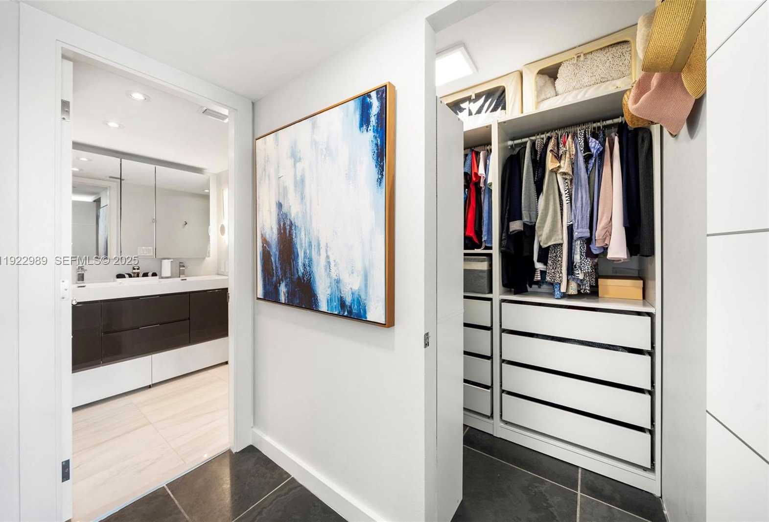 Small Image of 400 SOUTH POINTE DR #401, Miami Beach Number 20