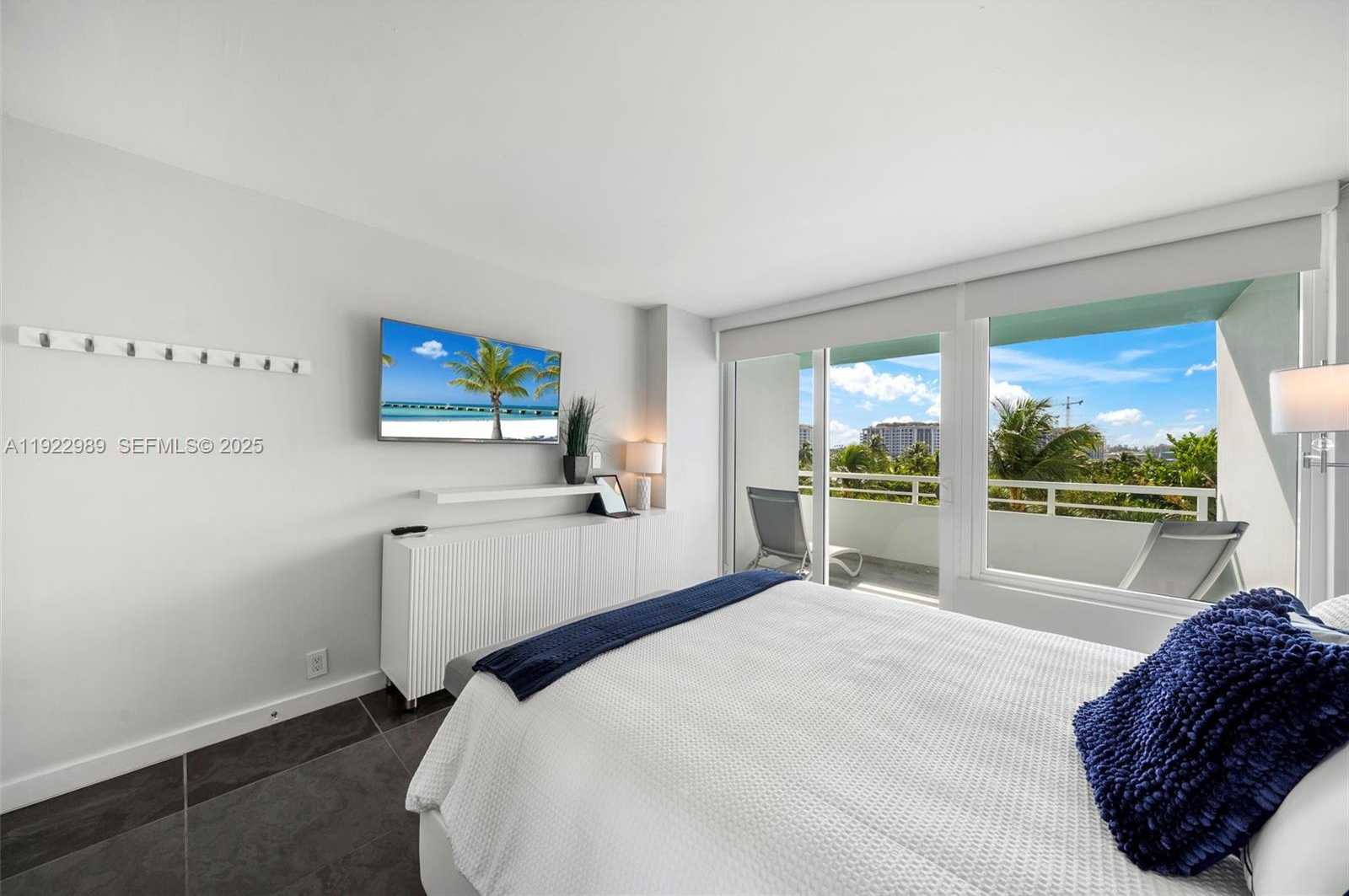 Small Image of 400 SOUTH POINTE DR #401, Miami Beach Number 28