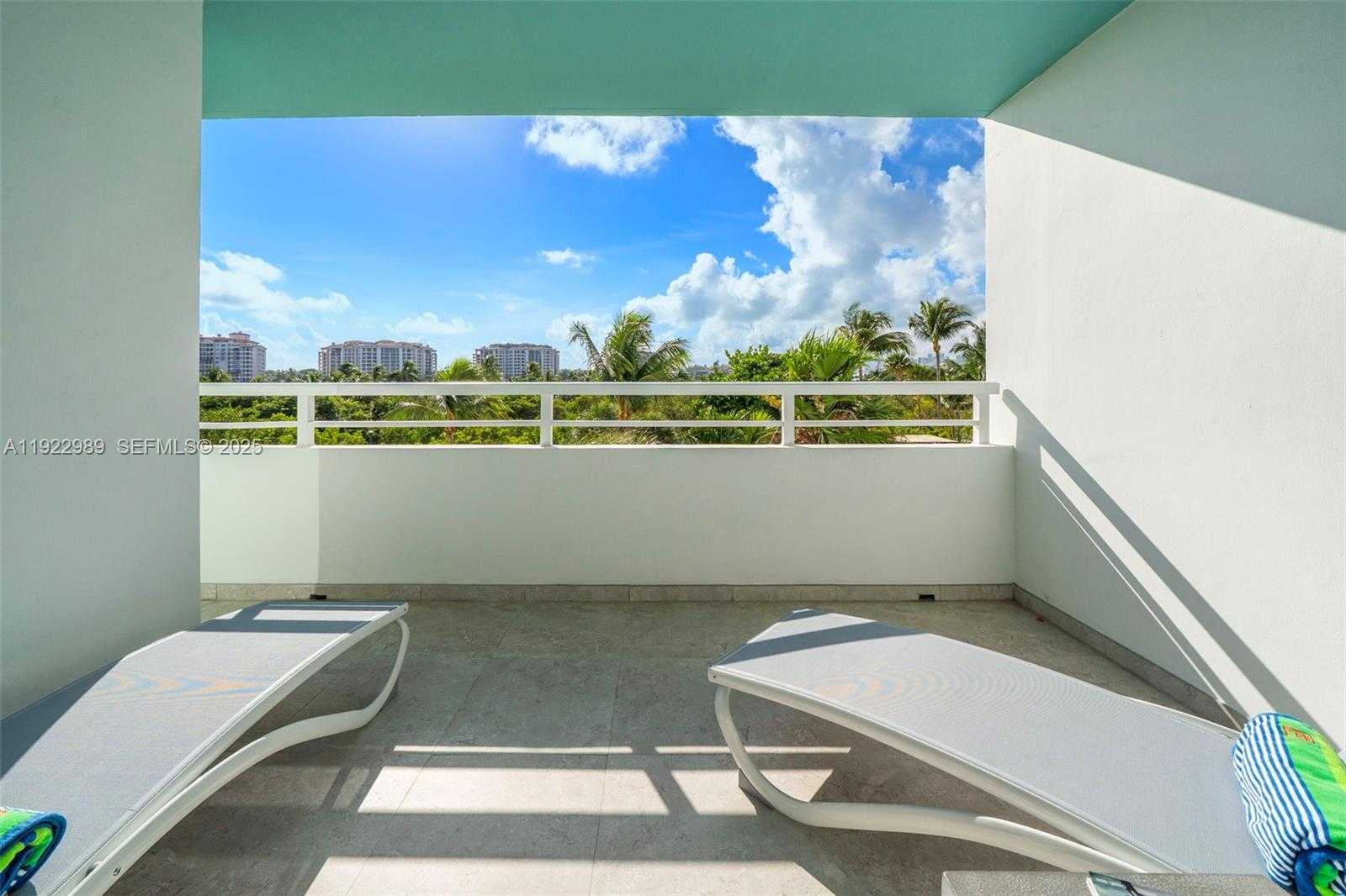 Small Image of 400 SOUTH POINTE DR #401, Miami Beach Number 30