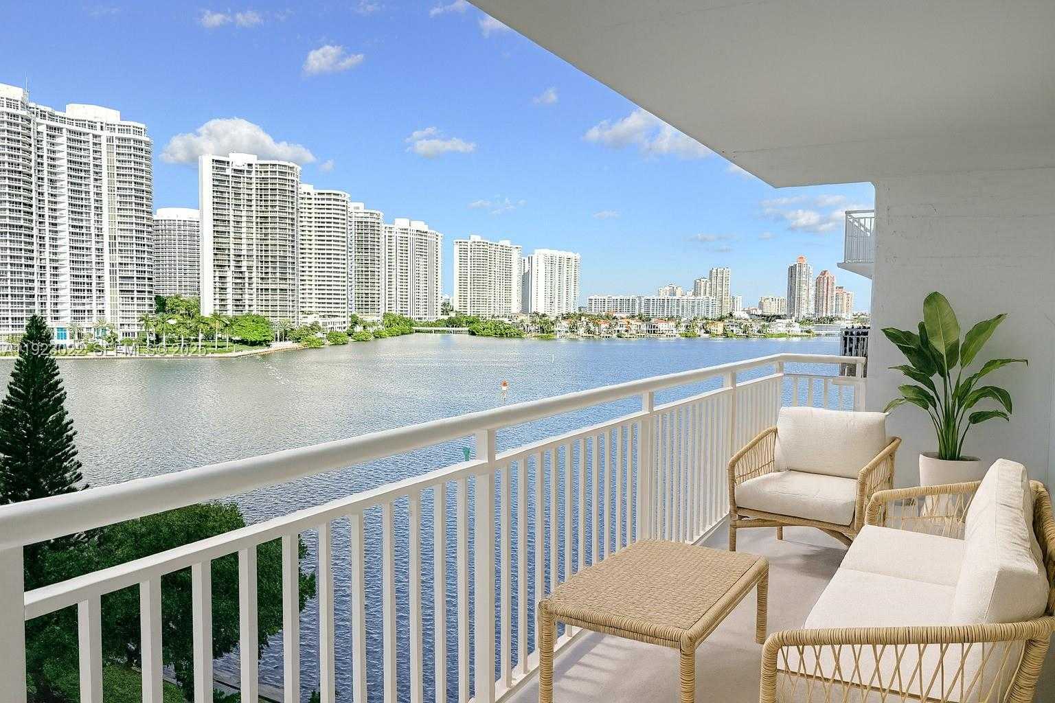Small Image of 301 174TH ST #820, Sunny Isles Beach Number 1