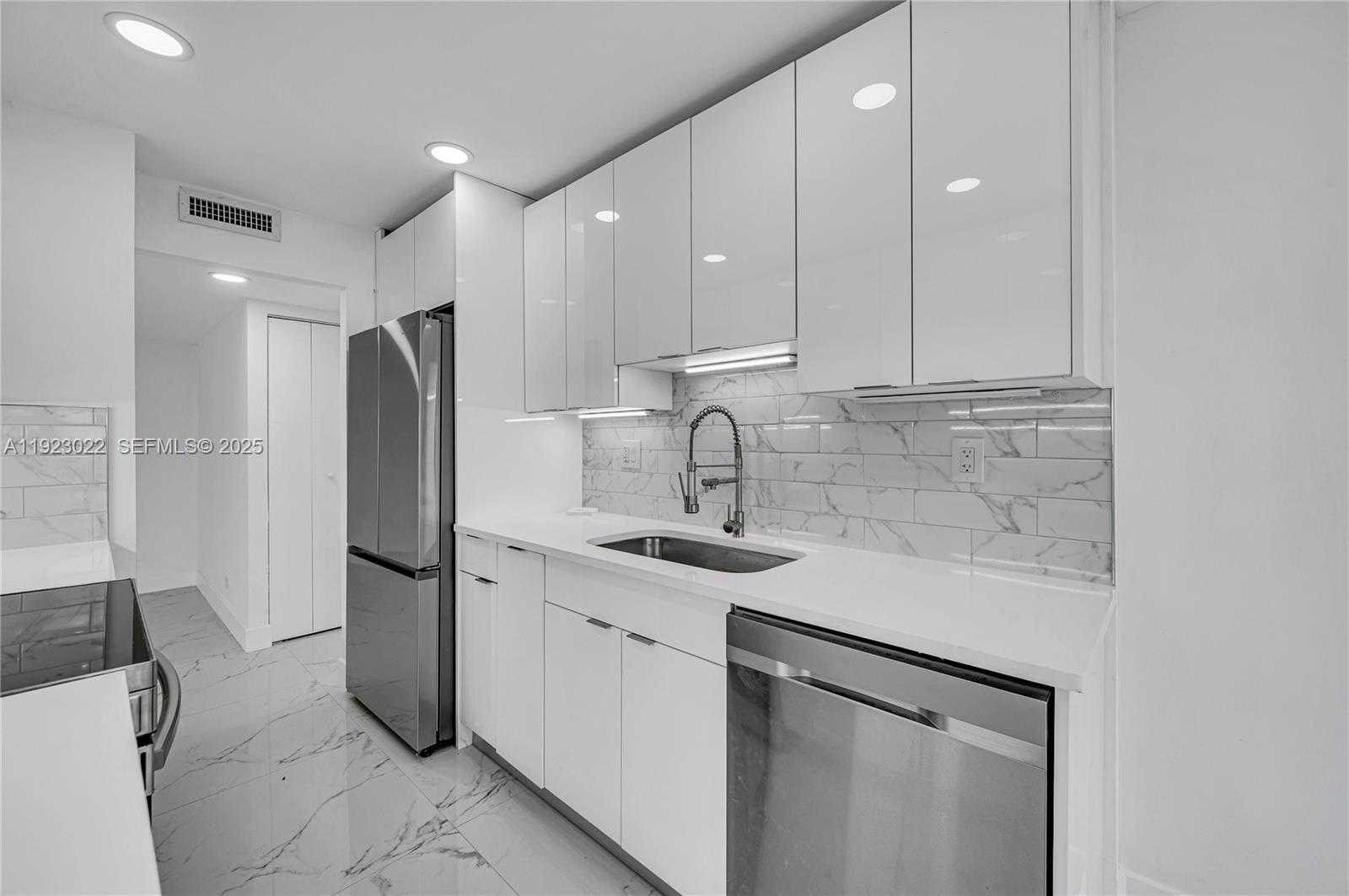 Small Image of 301 174TH ST #820, Sunny Isles Beach Number 13