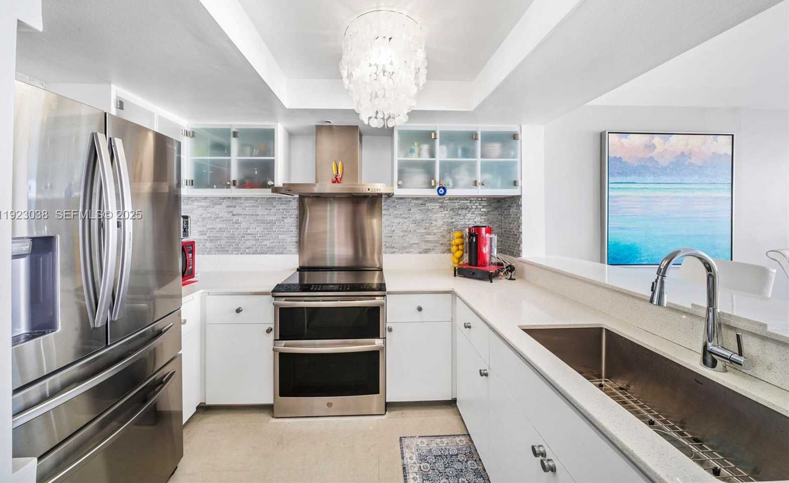 Small Image of 400 SOUTH POINTE DR #2208, Miami Beach Number 11