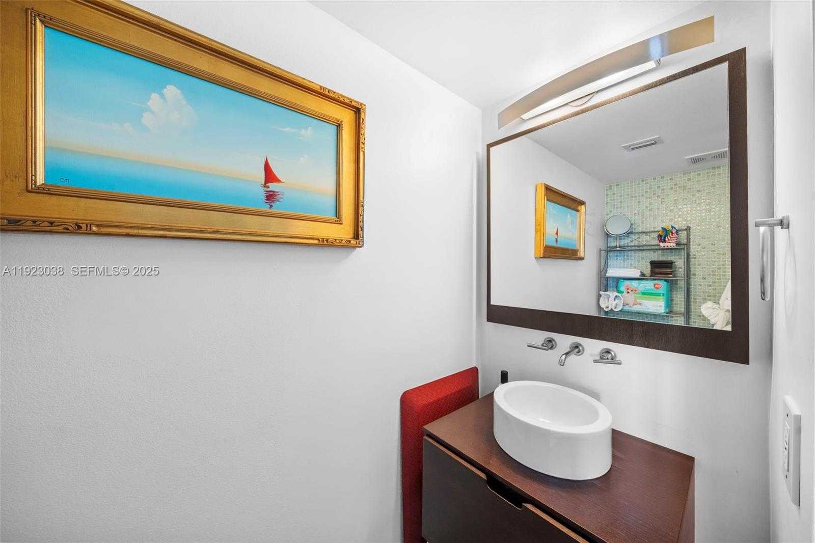 Small Image of 400 SOUTH POINTE DR #2208, Miami Beach Number 13
