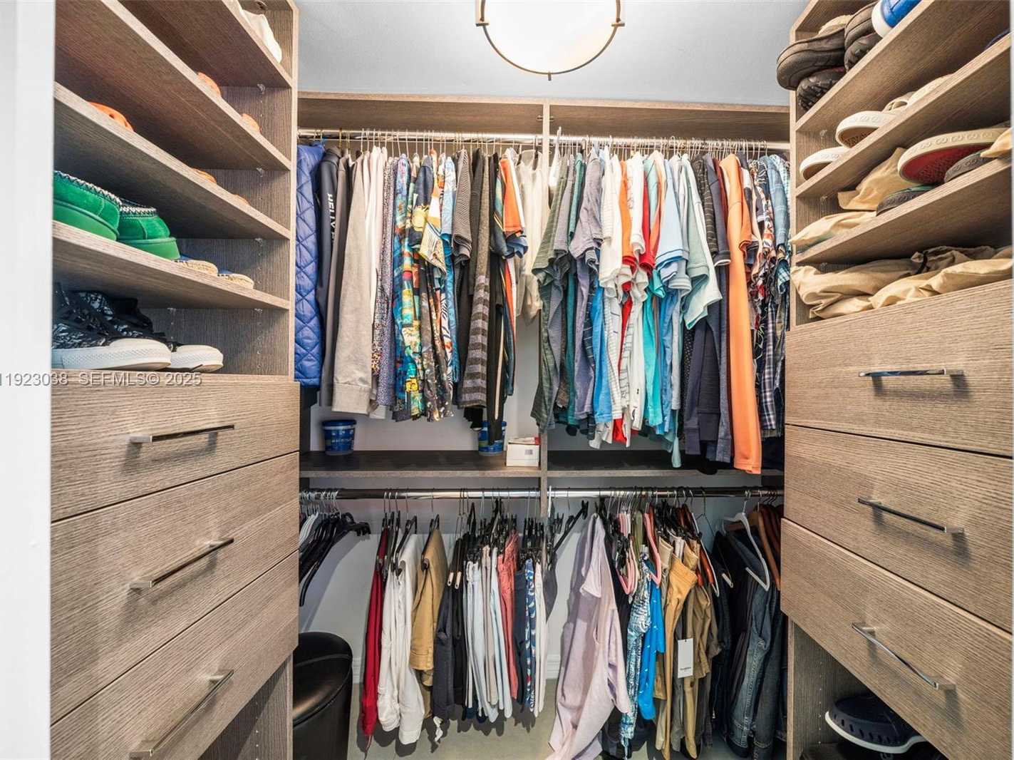 Small Image of 400 SOUTH POINTE DR #2208, Miami Beach Number 16