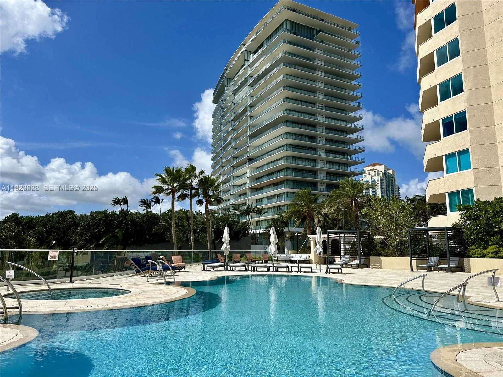 Small Image of 400 SOUTH POINTE DR #2208, Miami Beach Number 24