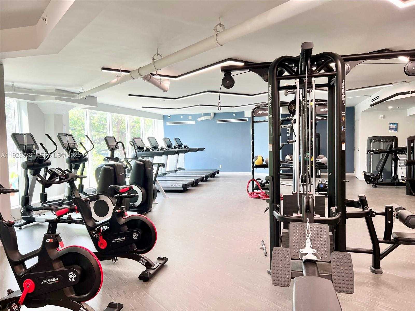 Small Image of 400 SOUTH POINTE DR #2208, Miami Beach Number 27