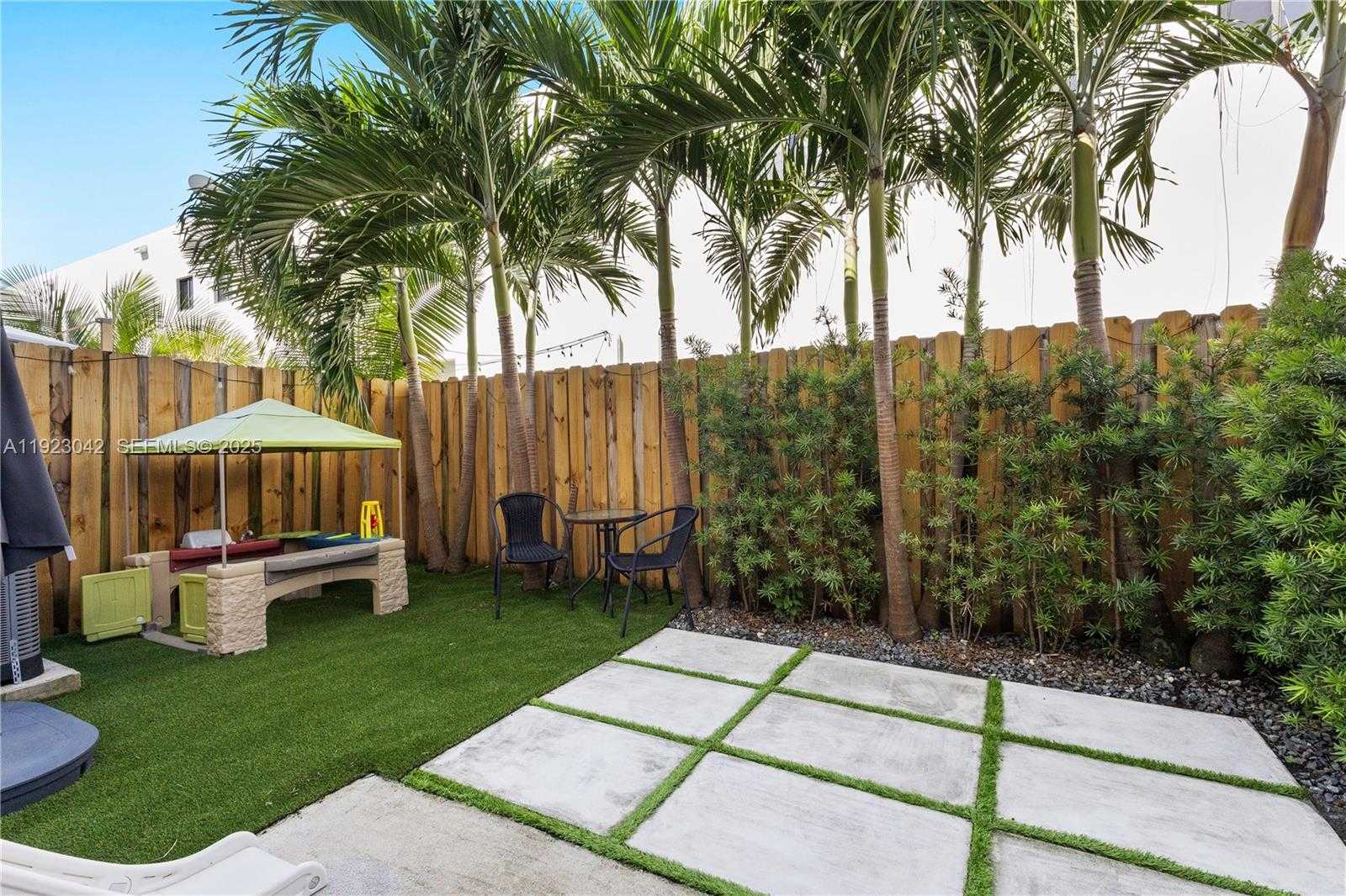 Small Image of 500 SOUTH WEST 91ST AVE, Miami Number 2