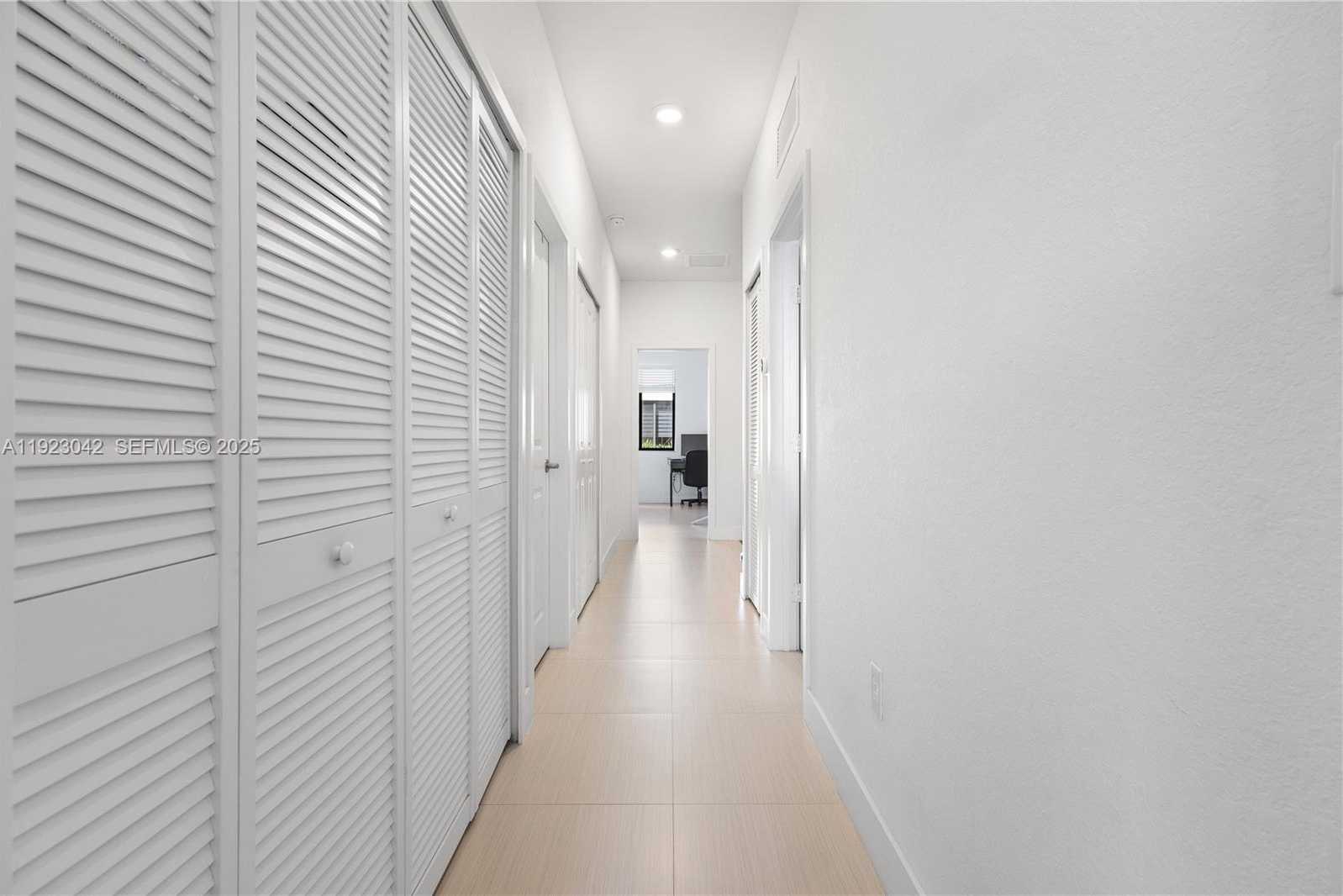 Small Image of 500 SOUTH WEST 91ST AVE, Miami Number 25