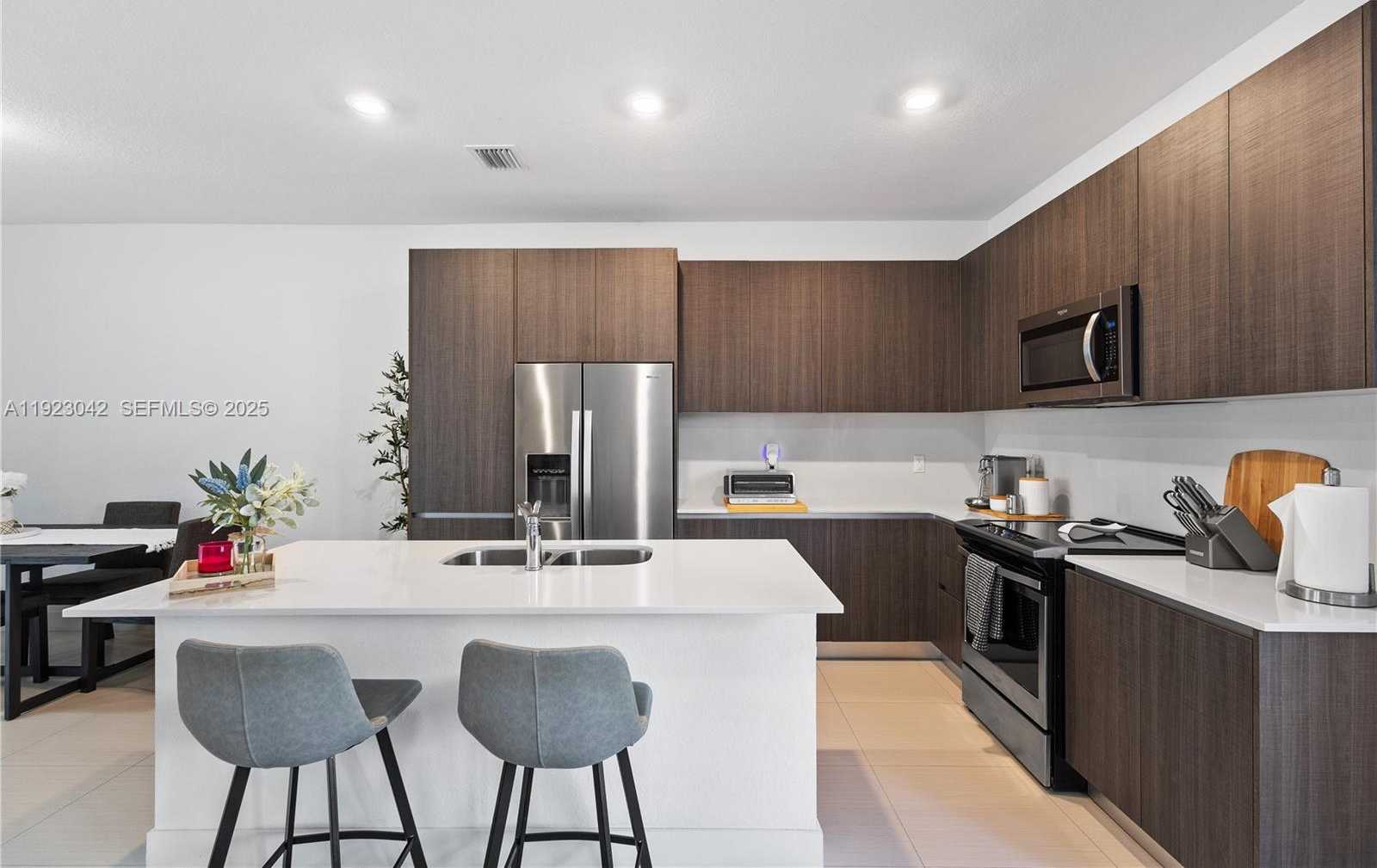 Small Image of 500 SOUTH WEST 91ST AVE, Miami Number 5