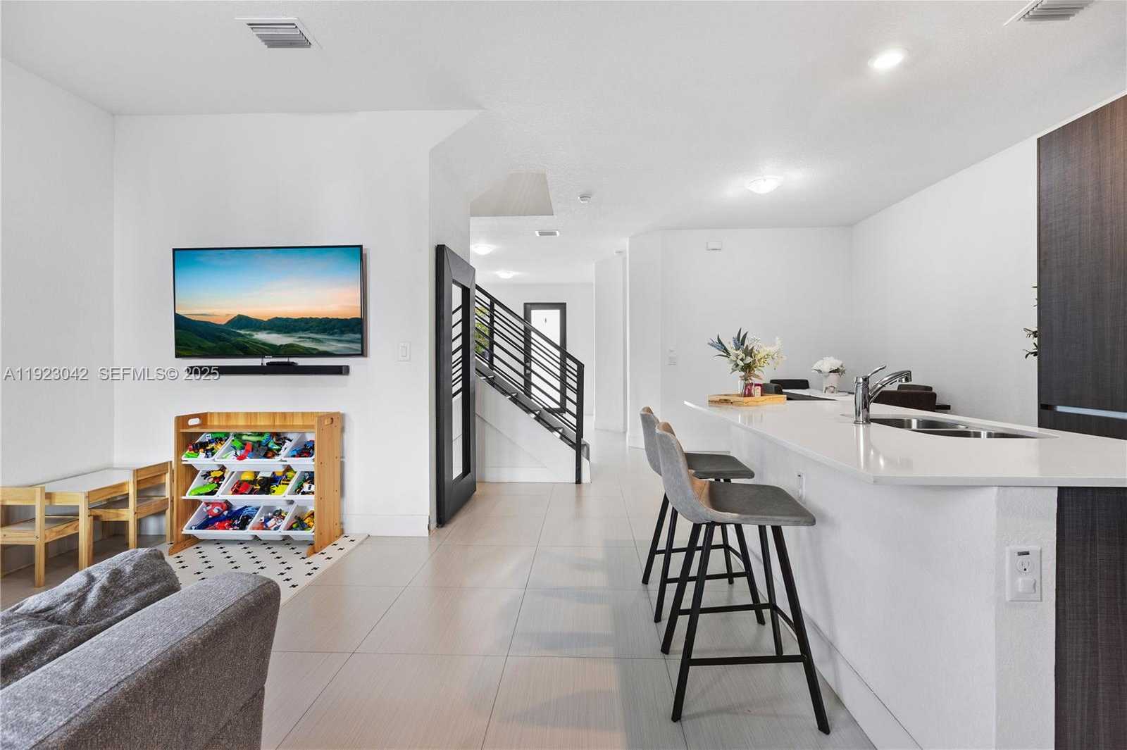 Small Image of 500 SOUTH WEST 91ST AVE, Miami Number 8