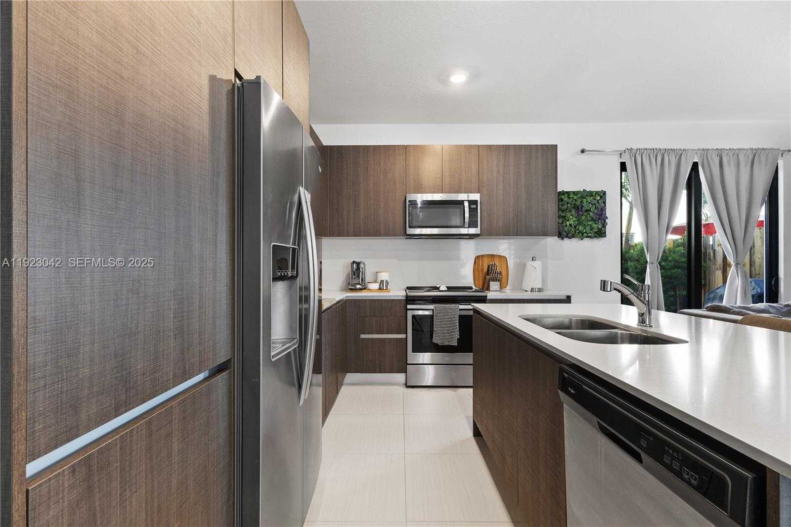 Small Image of 500 SOUTH WEST 91ST AVE, Miami Number 9