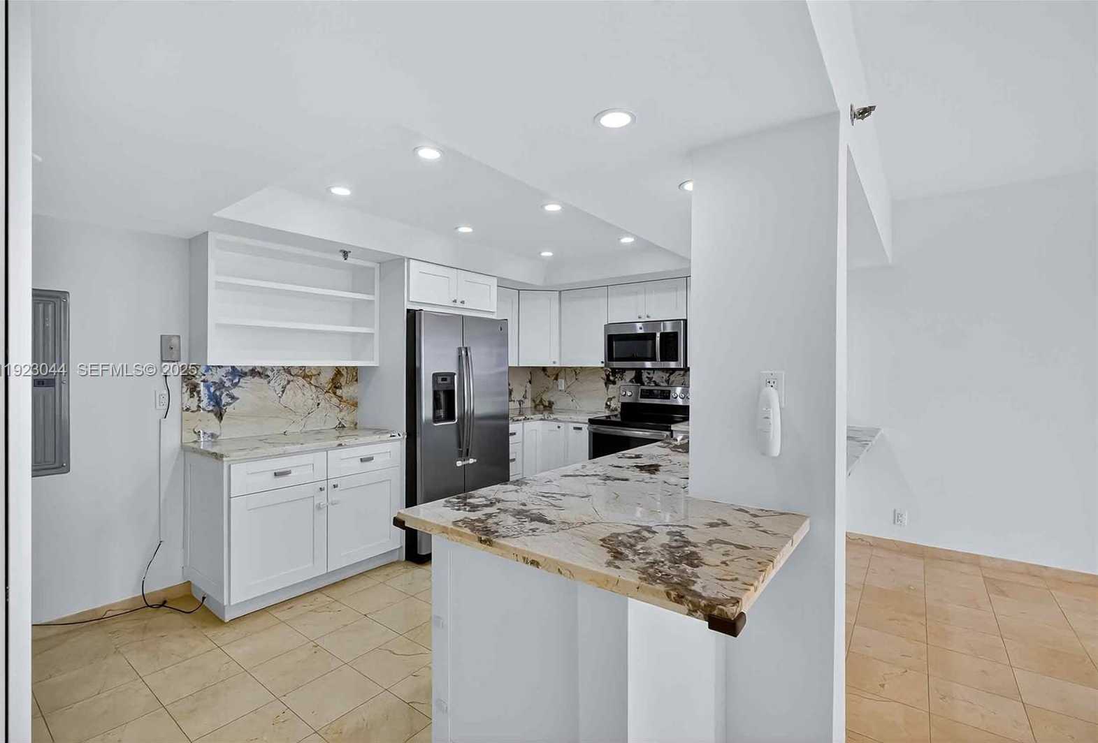 Small Image of 520 BRICKELL KEY DR #A604, Miami Number 10