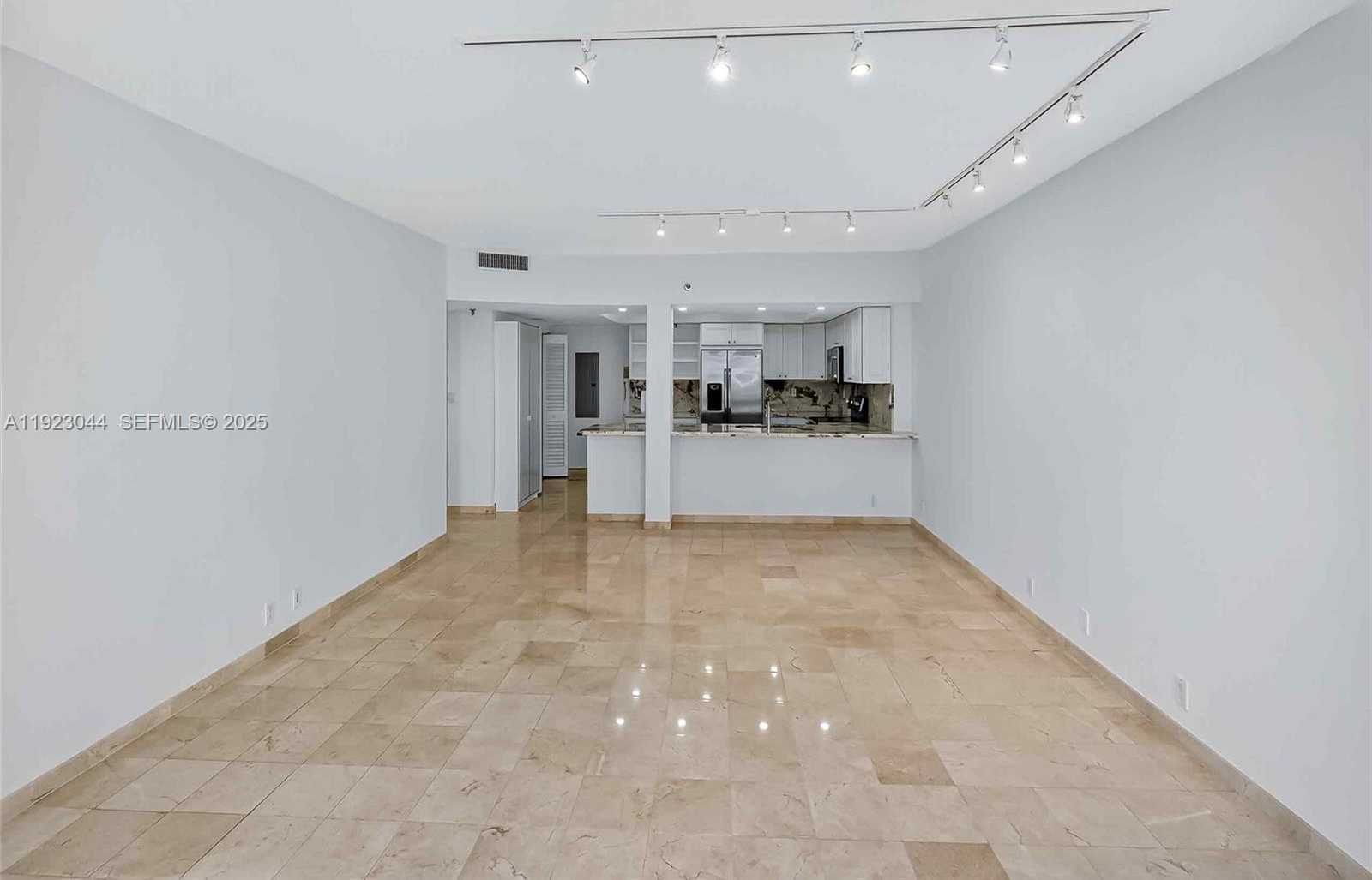 Small Image of 520 BRICKELL KEY DR #A604, Miami Number 16