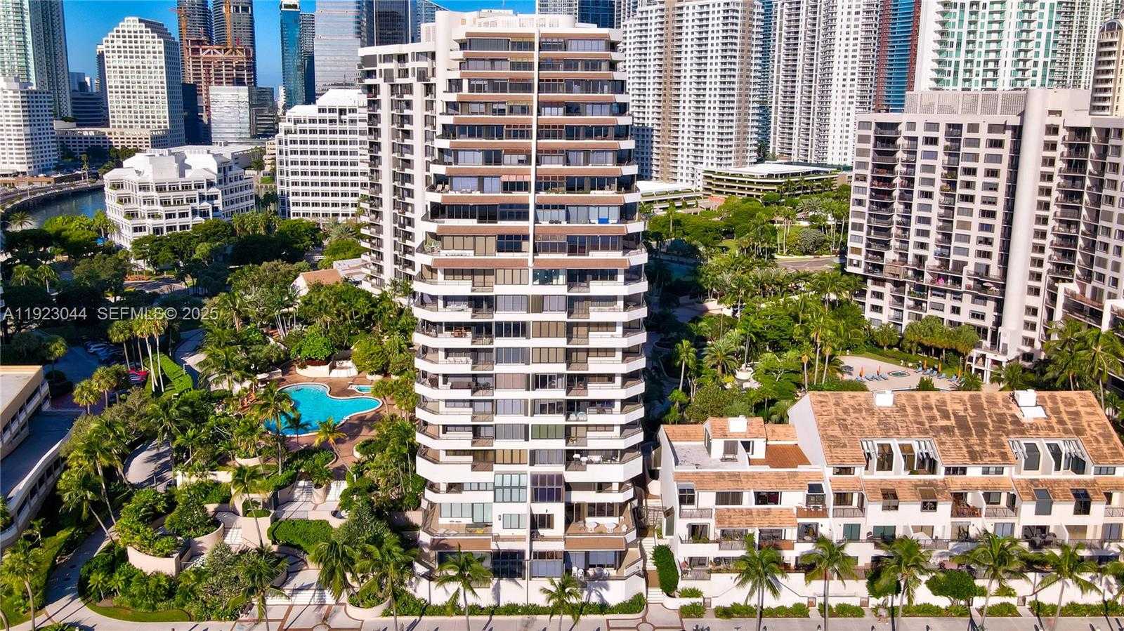 Small Image of 520 BRICKELL KEY DR #A604, Miami Number 2
