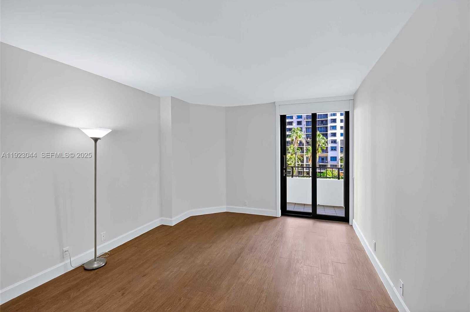 Small Image of 520 BRICKELL KEY DR #A604, Miami Number 22