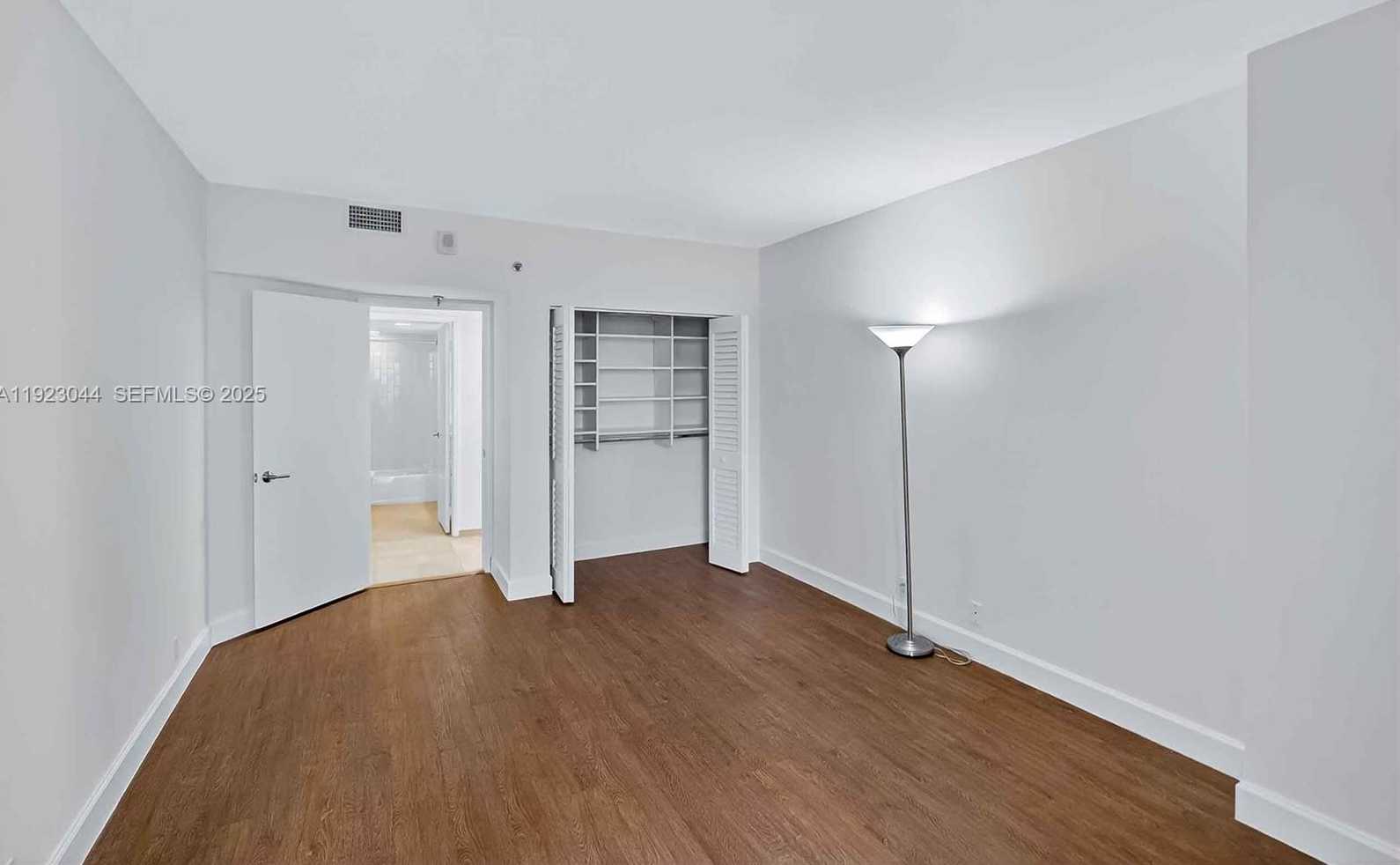 Small Image of 520 BRICKELL KEY DR #A604, Miami Number 23