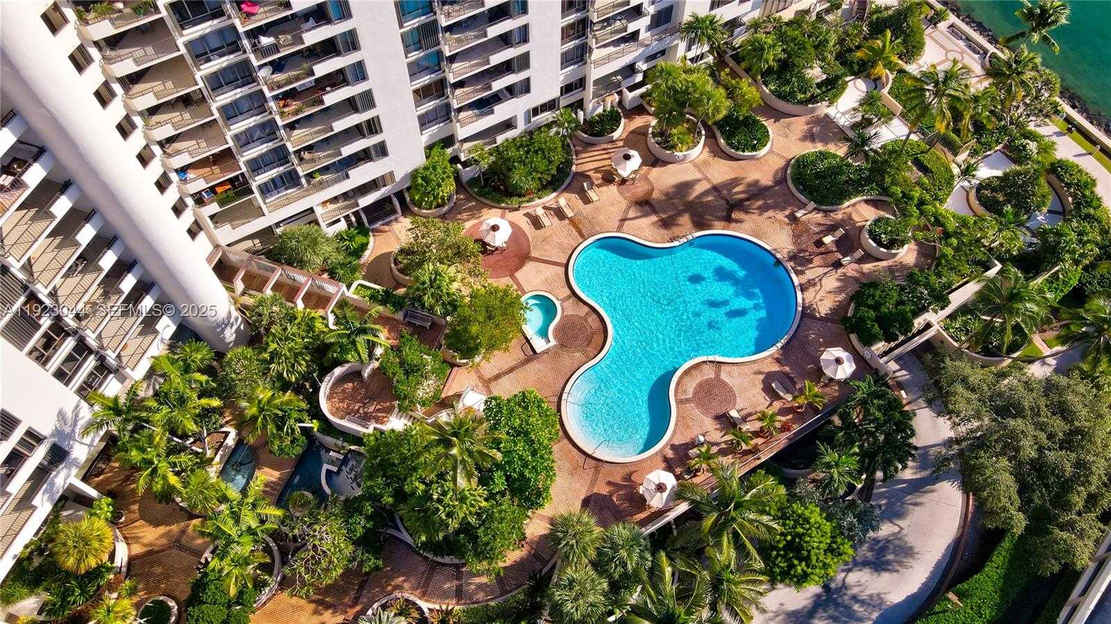 Small Image of 520 BRICKELL KEY DR #A604, Miami Number 3