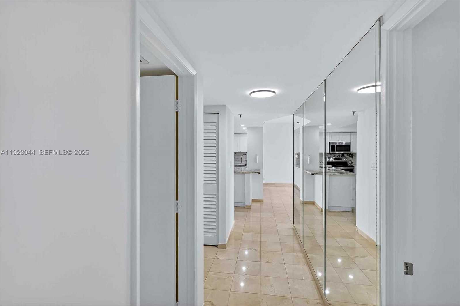 Small Image of 520 BRICKELL KEY DR #A604, Miami Number 33