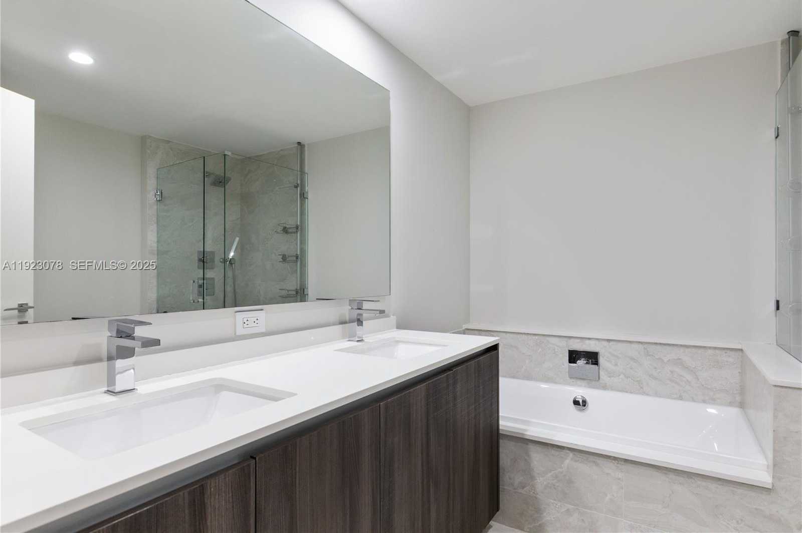 Small Image of 488 NORTH EAST 18TH ST #5012, Miami Number 14