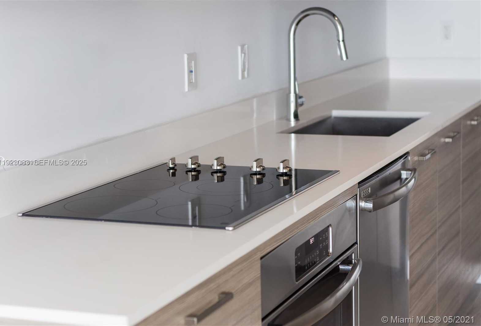 Small Image of 121 NORTH EAST 34TH ST #1604, Miami Number 3