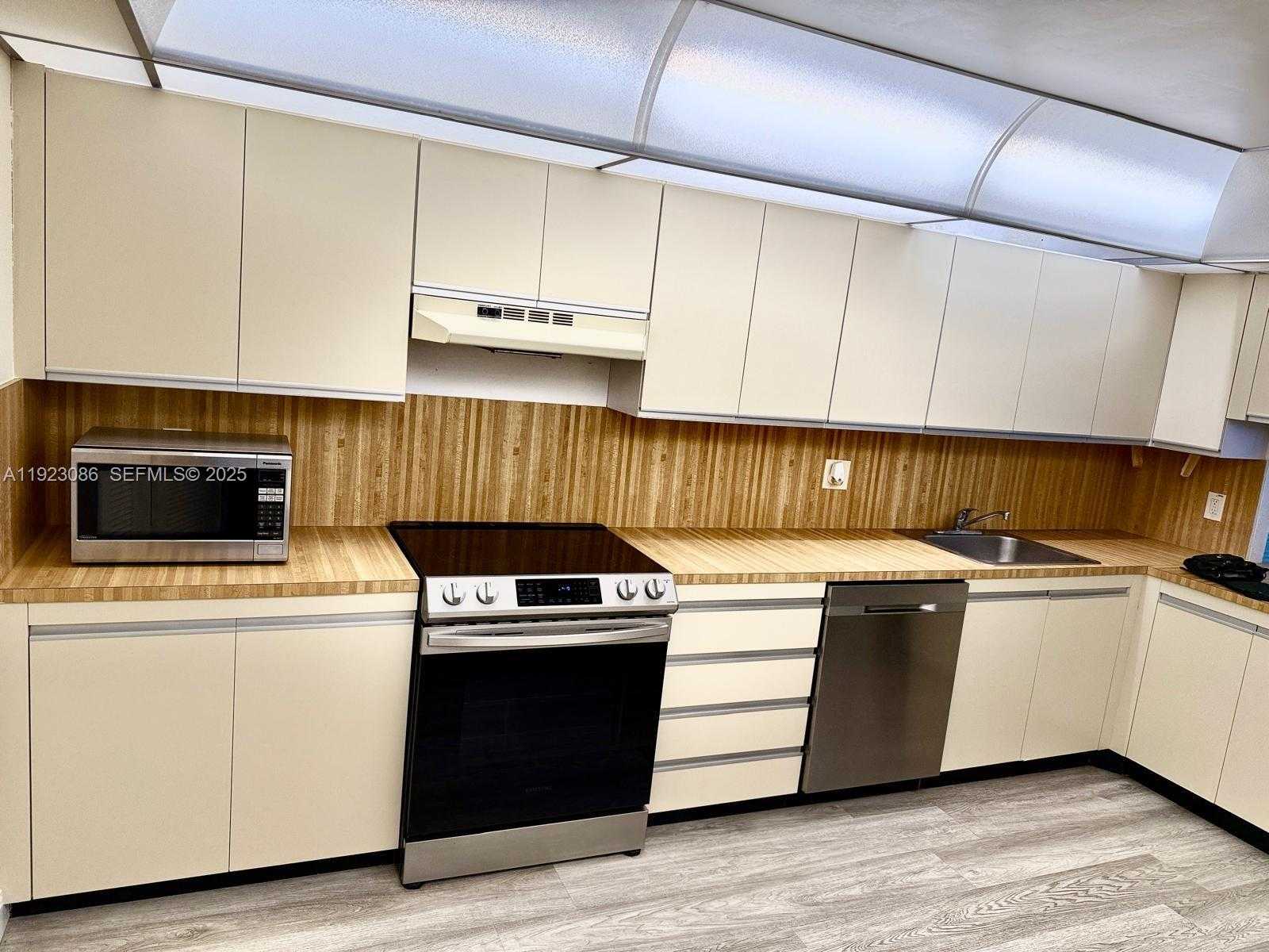 Imagen de Pequeño Objeto