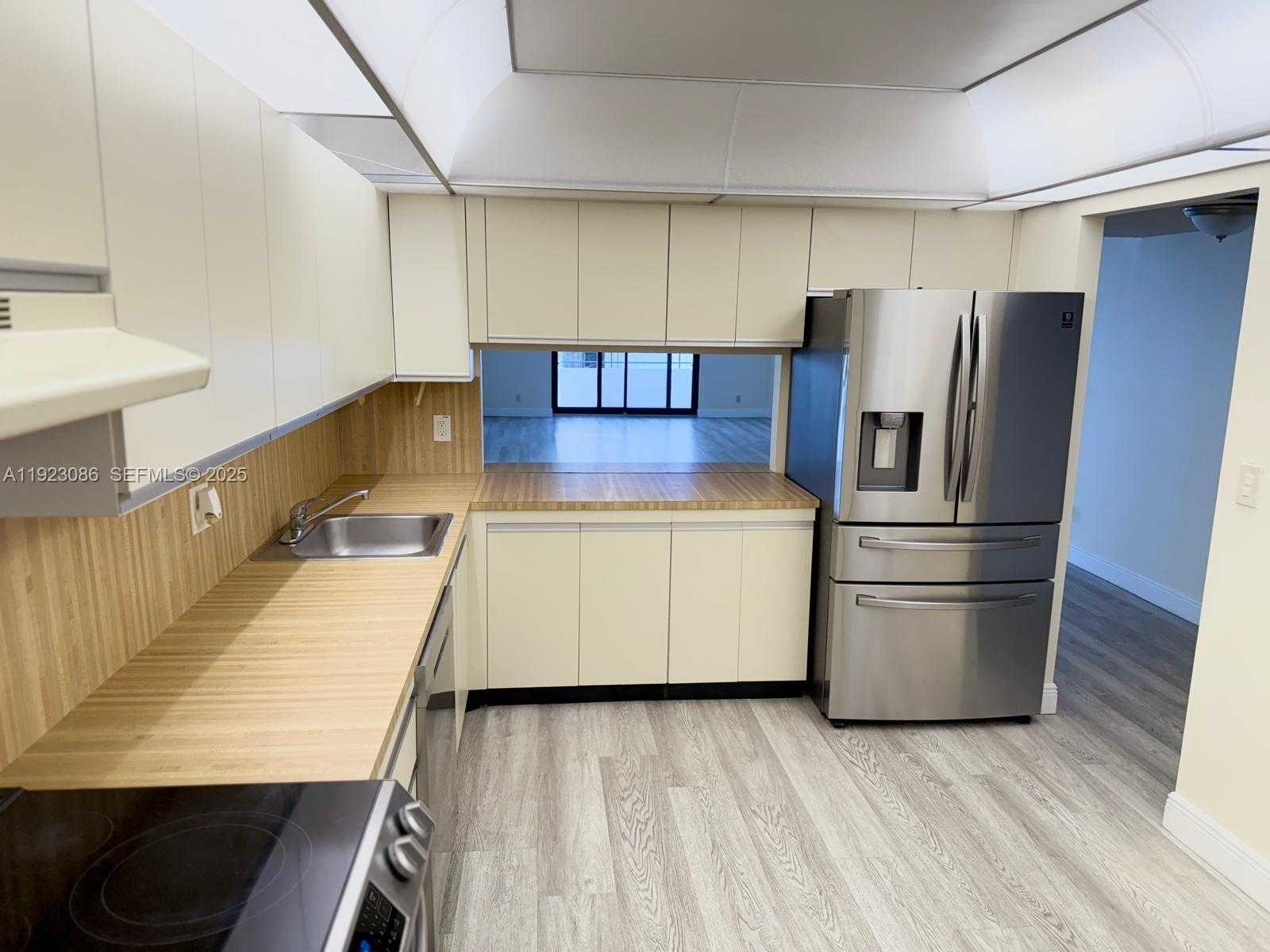 Imagen de Pequeño Objeto