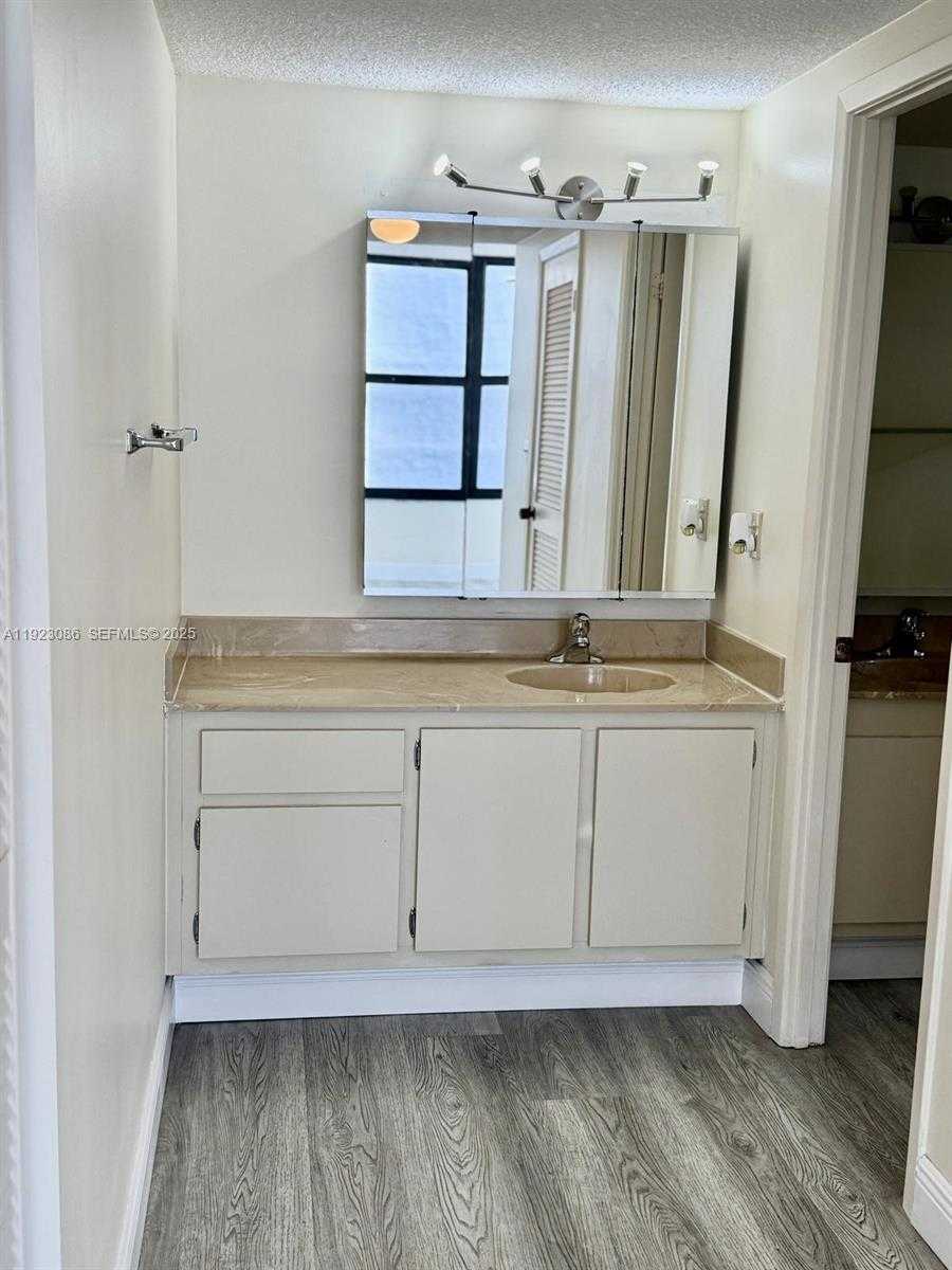 Imagen de Pequeño Objeto