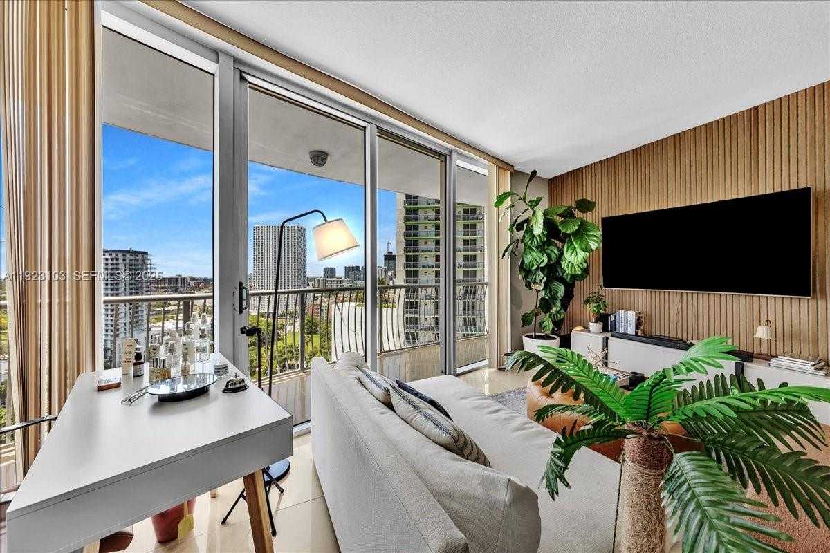 Imagen de Pequeño Objeto