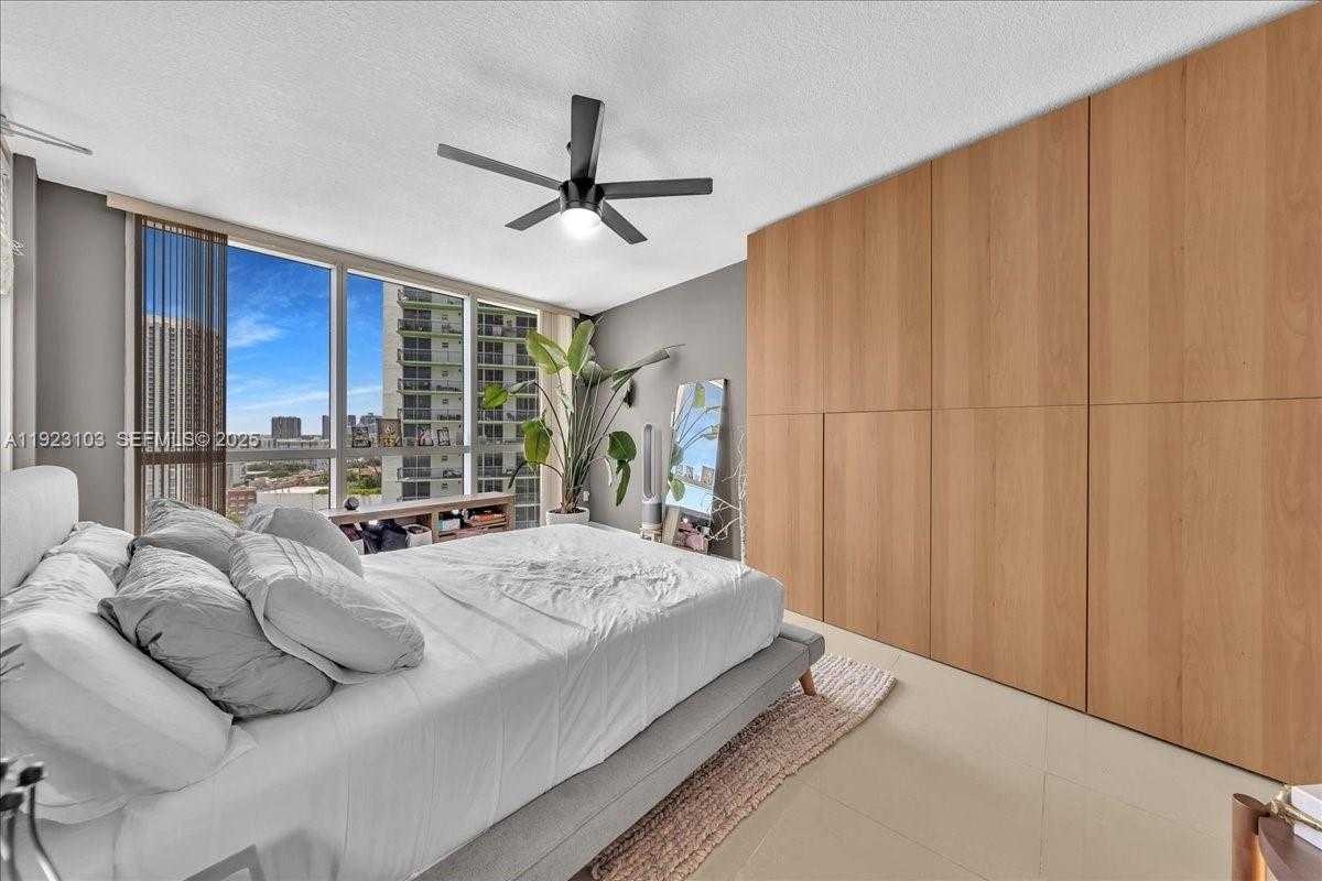 Imagen de Pequeño Objeto