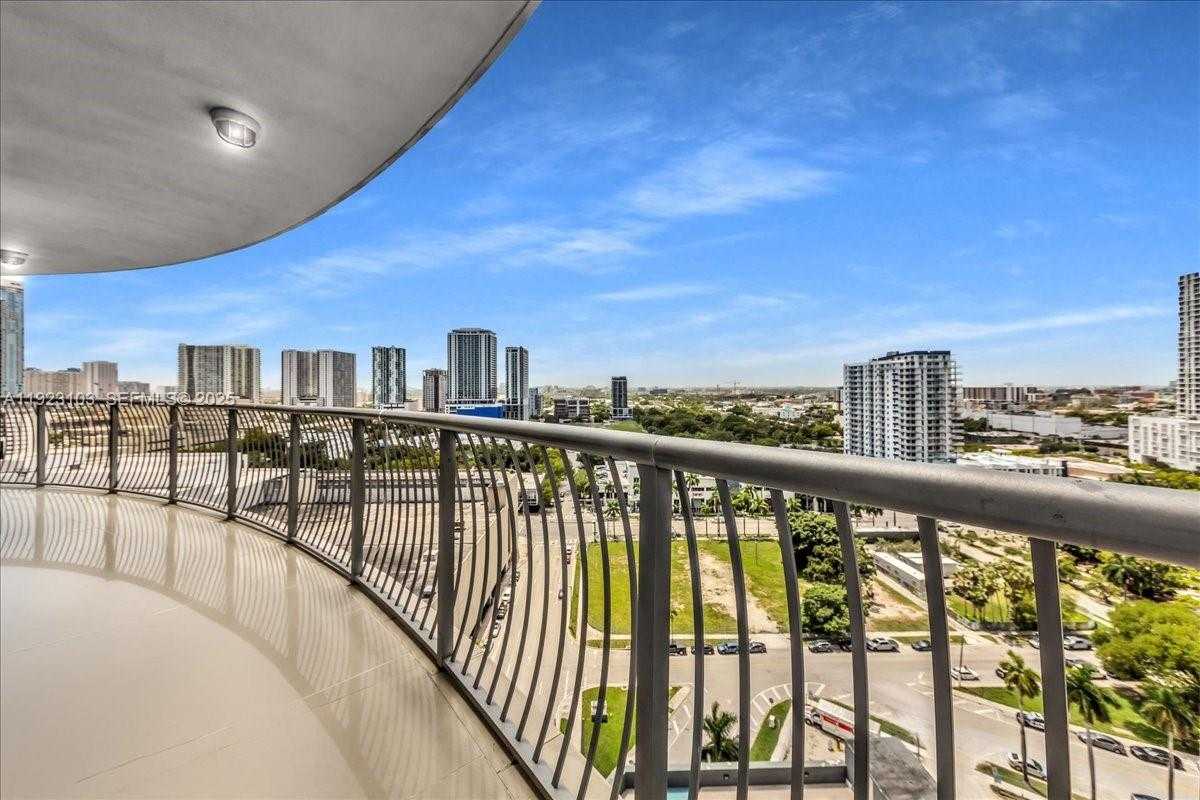 Imagen de Pequeño Objeto