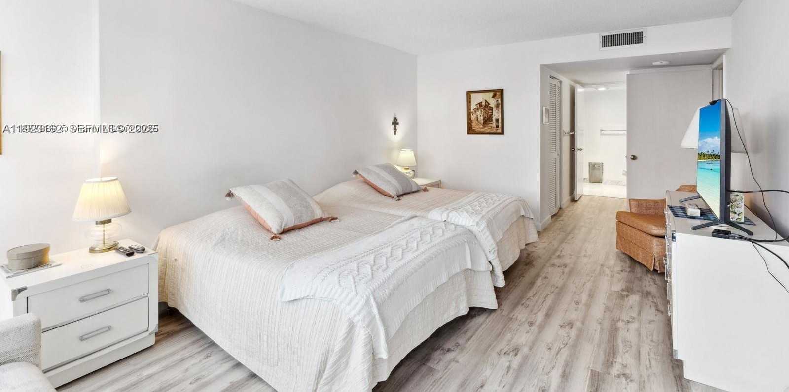 Small Image of 1901 BRICKELL AVE #B2413, Miami Number 18