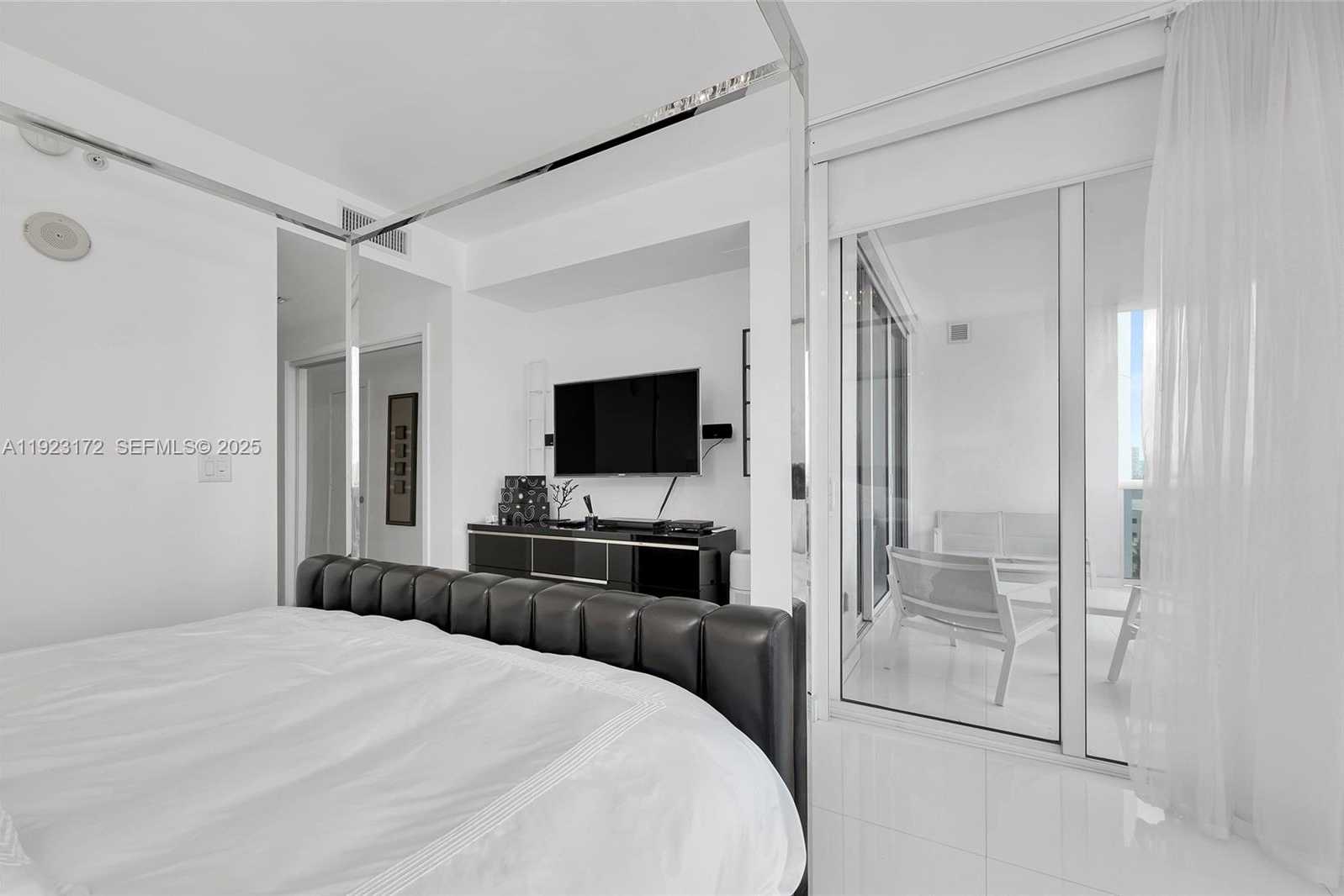 Small Image of 18201 COLLINS AVE #1002, Sunny Isles Beach Number 12