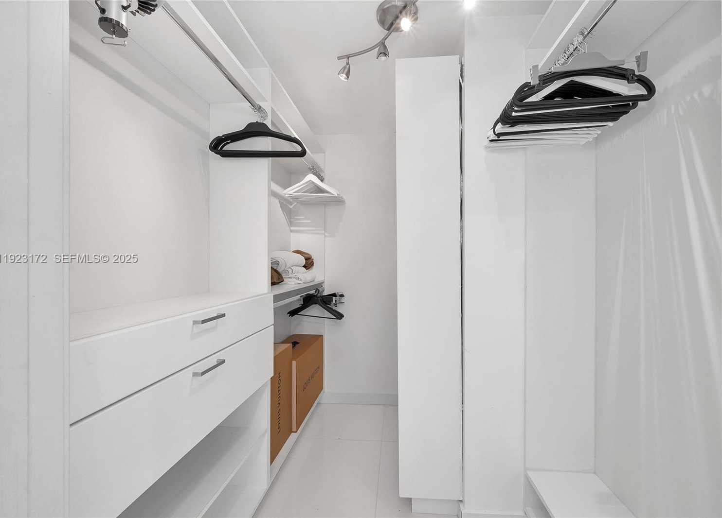 Small Image of 18201 COLLINS AVE #1002, Sunny Isles Beach Number 13