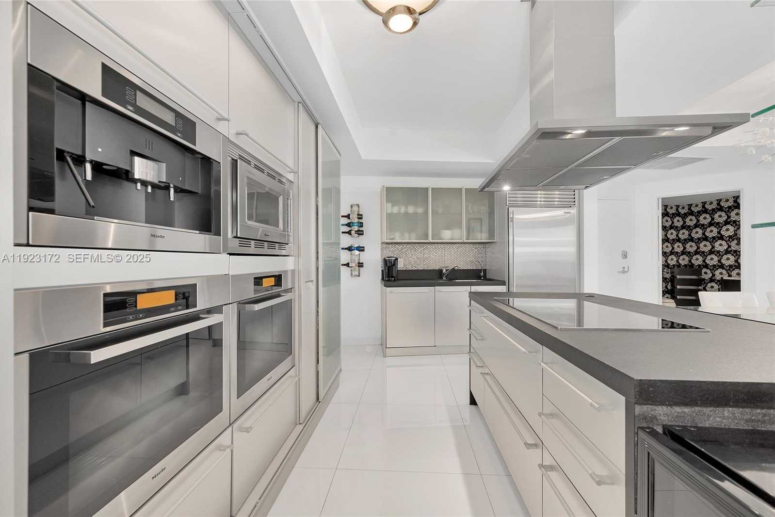 Small Image of 18201 COLLINS AVE #1002, Sunny Isles Beach Number 4