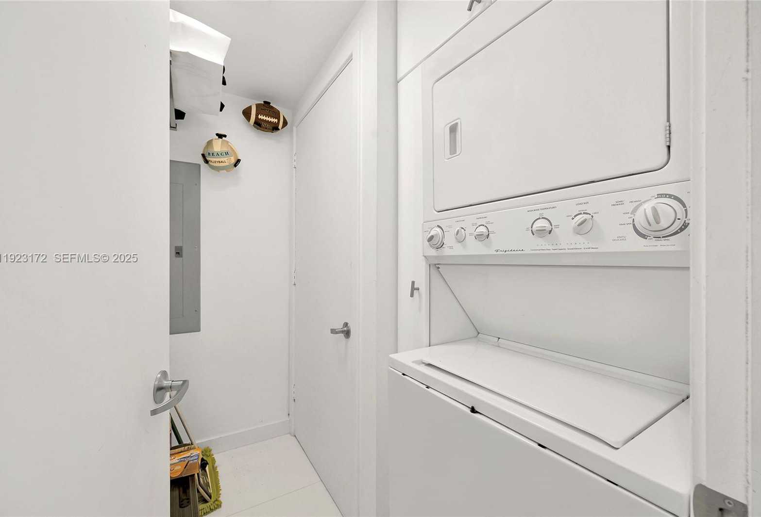 Small Image of 18201 COLLINS AVE #1002, Sunny Isles Beach Number 6