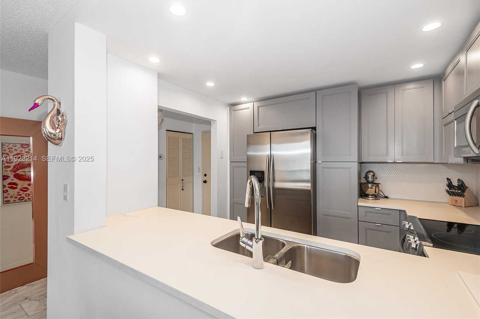 Small Image of 401 NORTH EAST 14TH AVE #705, Hallandale Beach Number 5