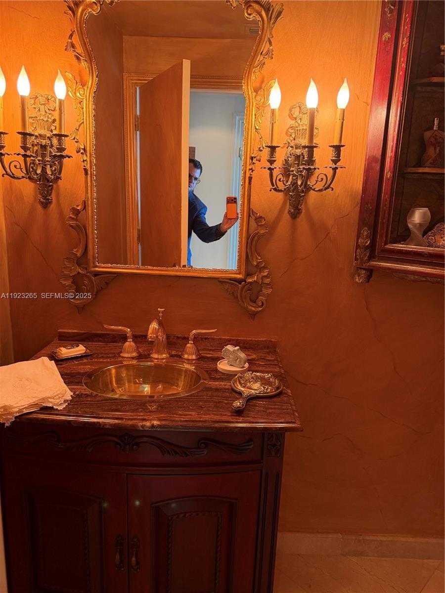 Small Image of 10101 COLLINS AVE #9A, Bal Harbour Number 13