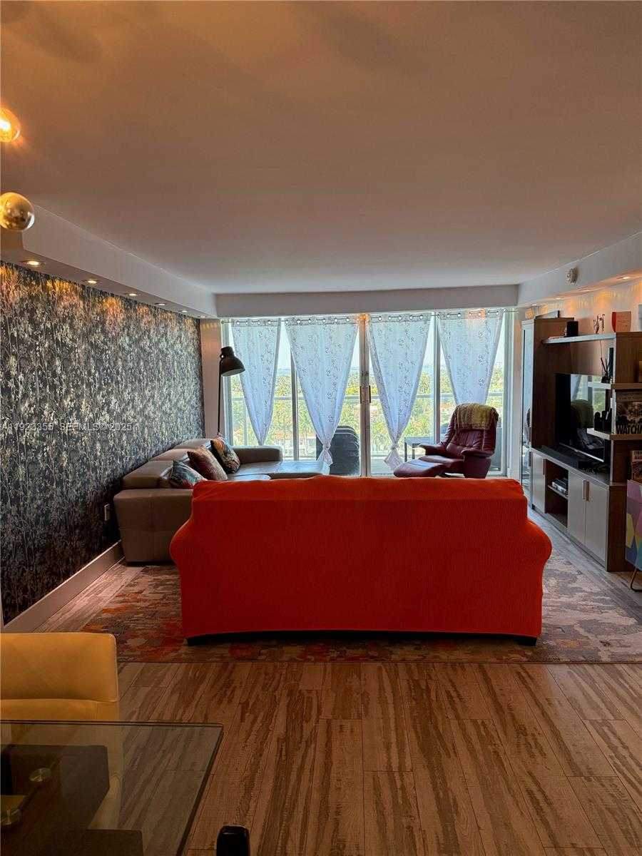 Small Image of 5750 COLLINS AVE #11D, Miami Beach Number 21