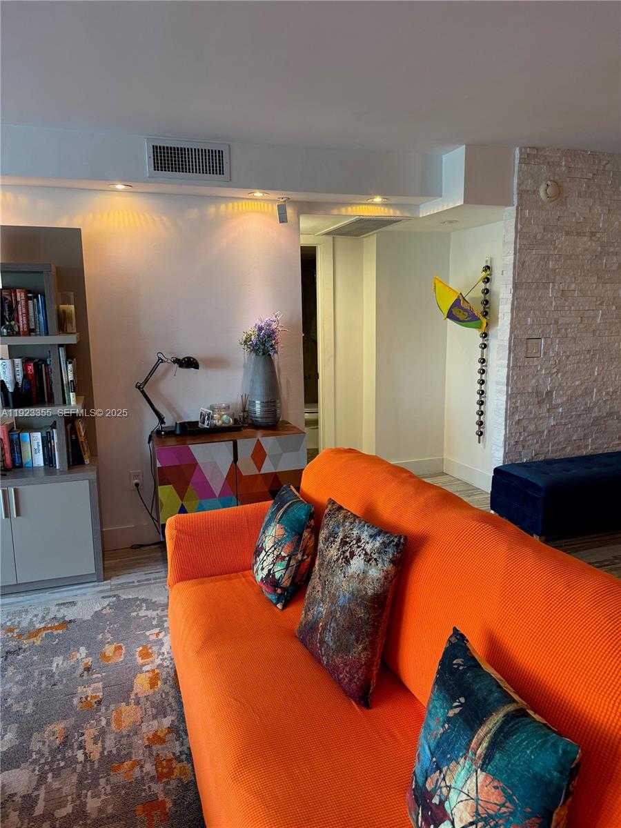Small Image of 5750 COLLINS AVE #11D, Miami Beach Number 25