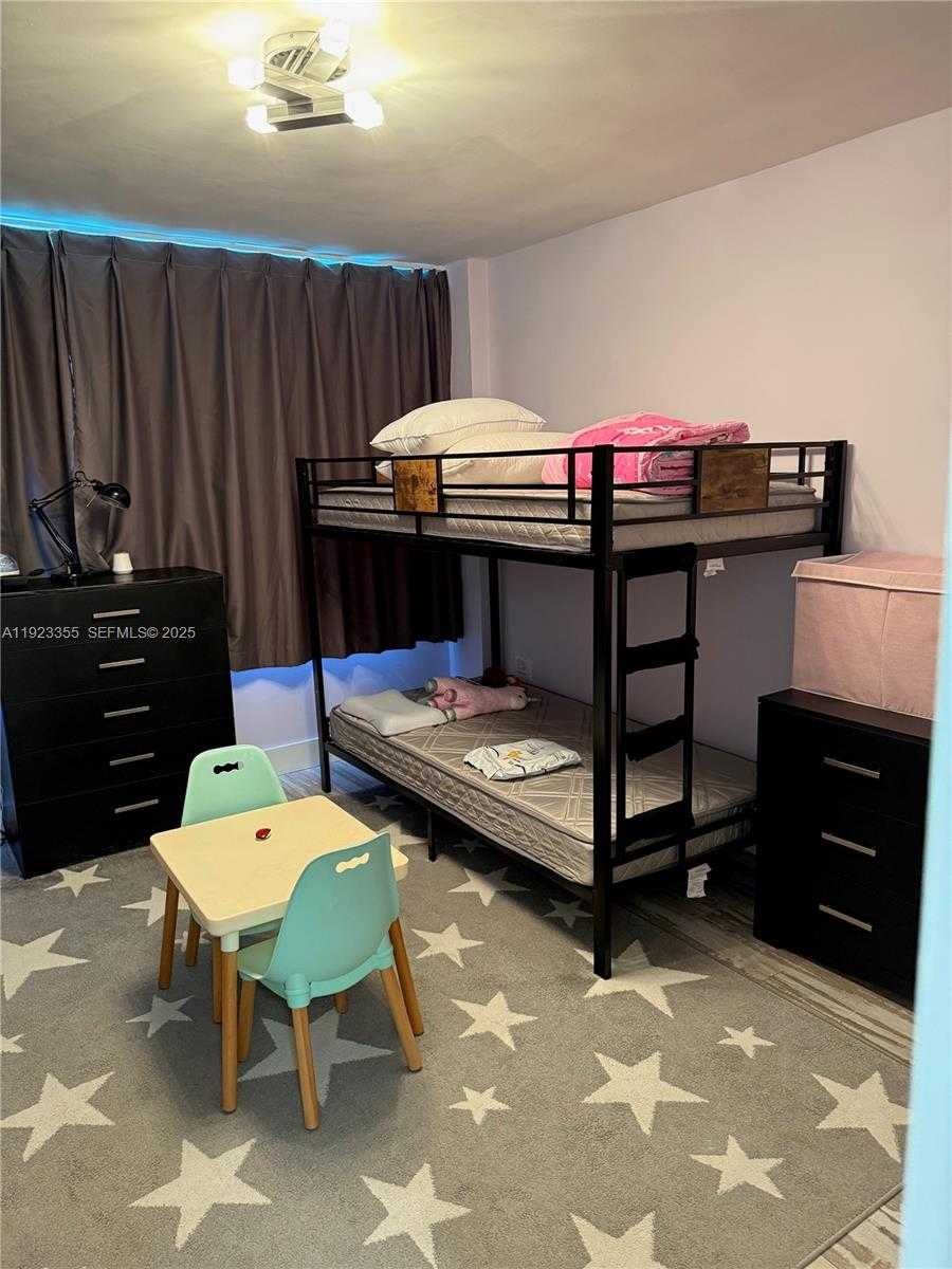 Small Image of 5750 COLLINS AVE #11D, Miami Beach Number 31