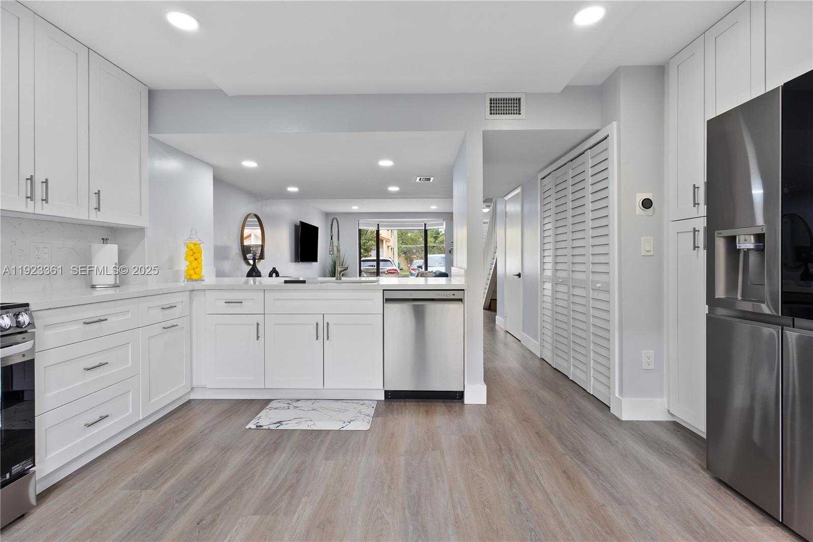 Small Image of 10053 SOUTH WEST 77TH CT, Miami Number 13