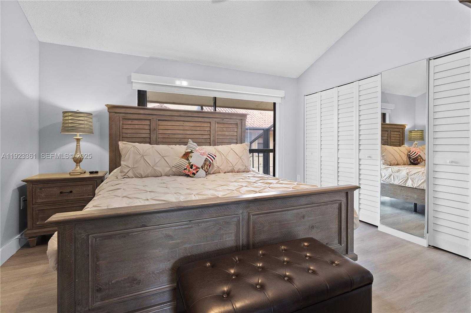 Small Image of 10053 SOUTH WEST 77TH CT, Miami Number 14