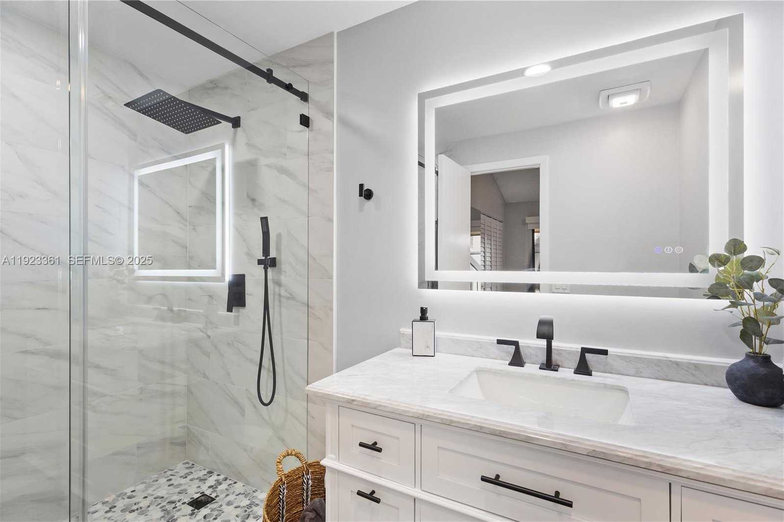 Small Image of 10053 SOUTH WEST 77TH CT, Miami Number 15