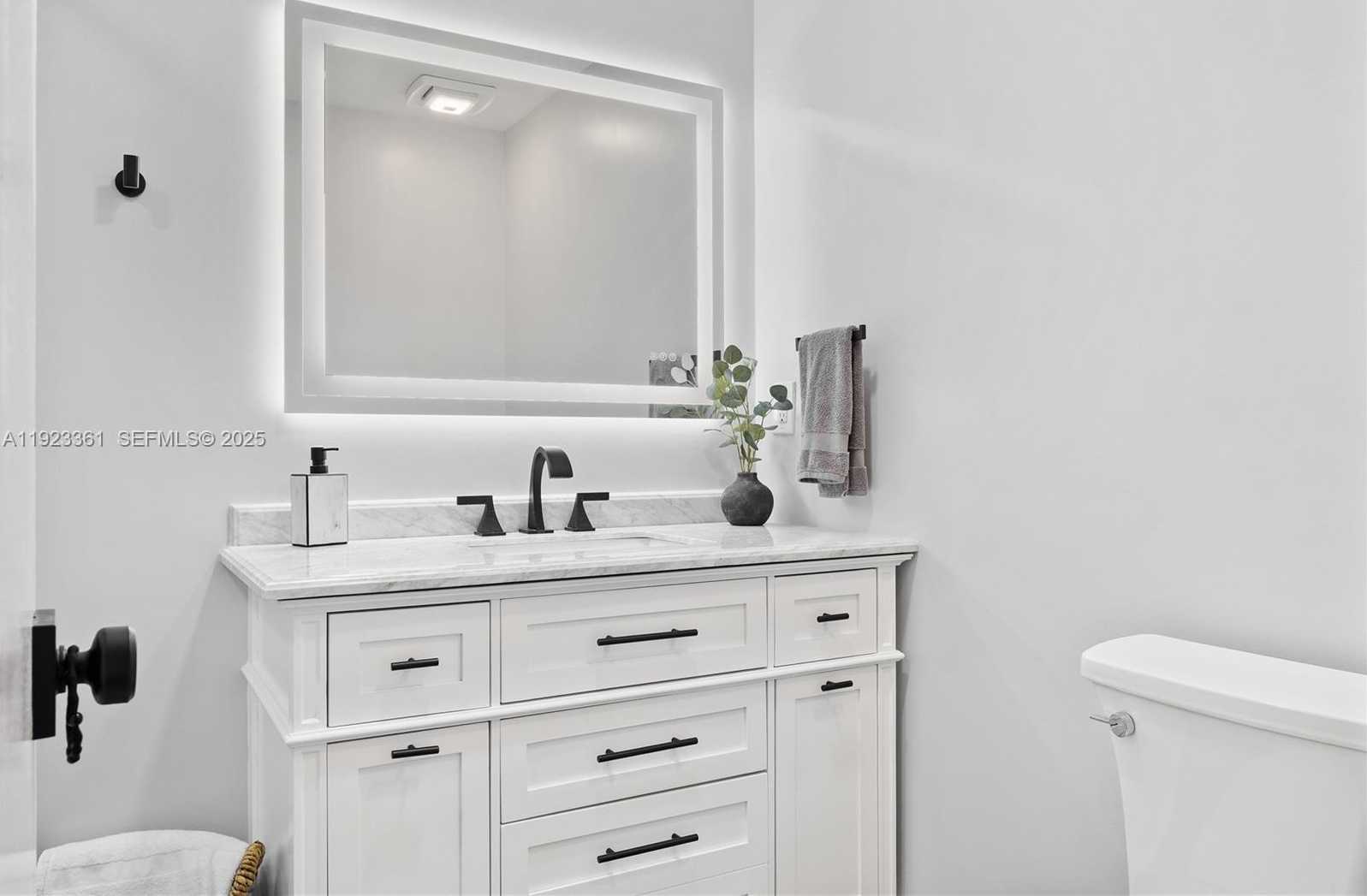 Small Image of 10053 SOUTH WEST 77TH CT, Miami Number 17