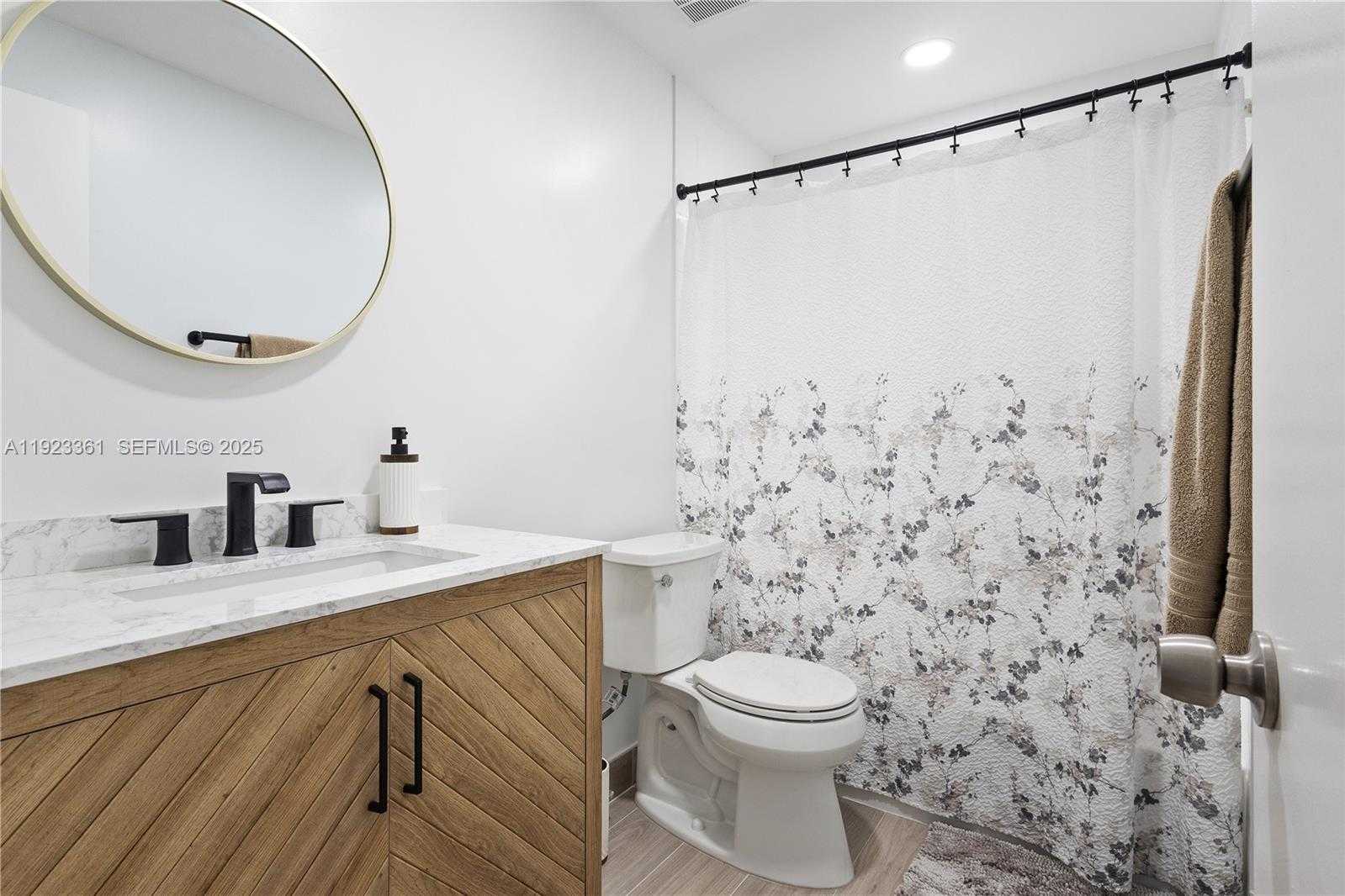 Small Image of 10053 SOUTH WEST 77TH CT, Miami Number 19