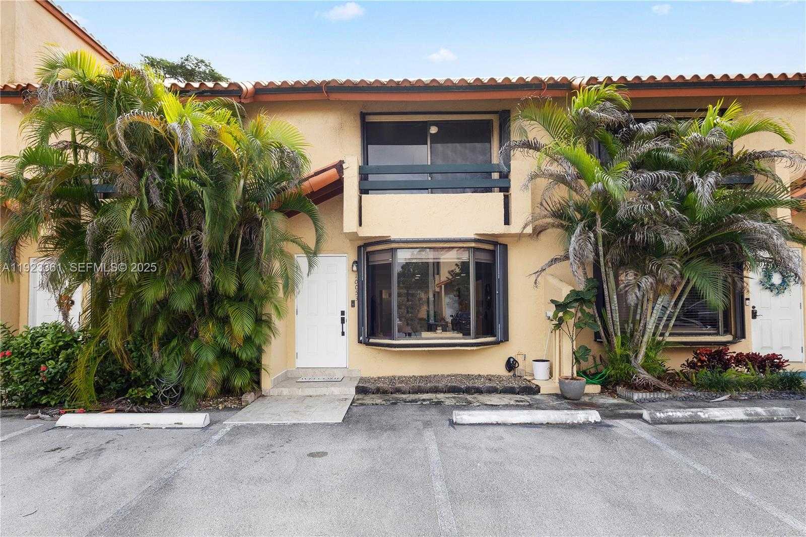 Small Image of 10053 SOUTH WEST 77TH CT, Miami Number 2