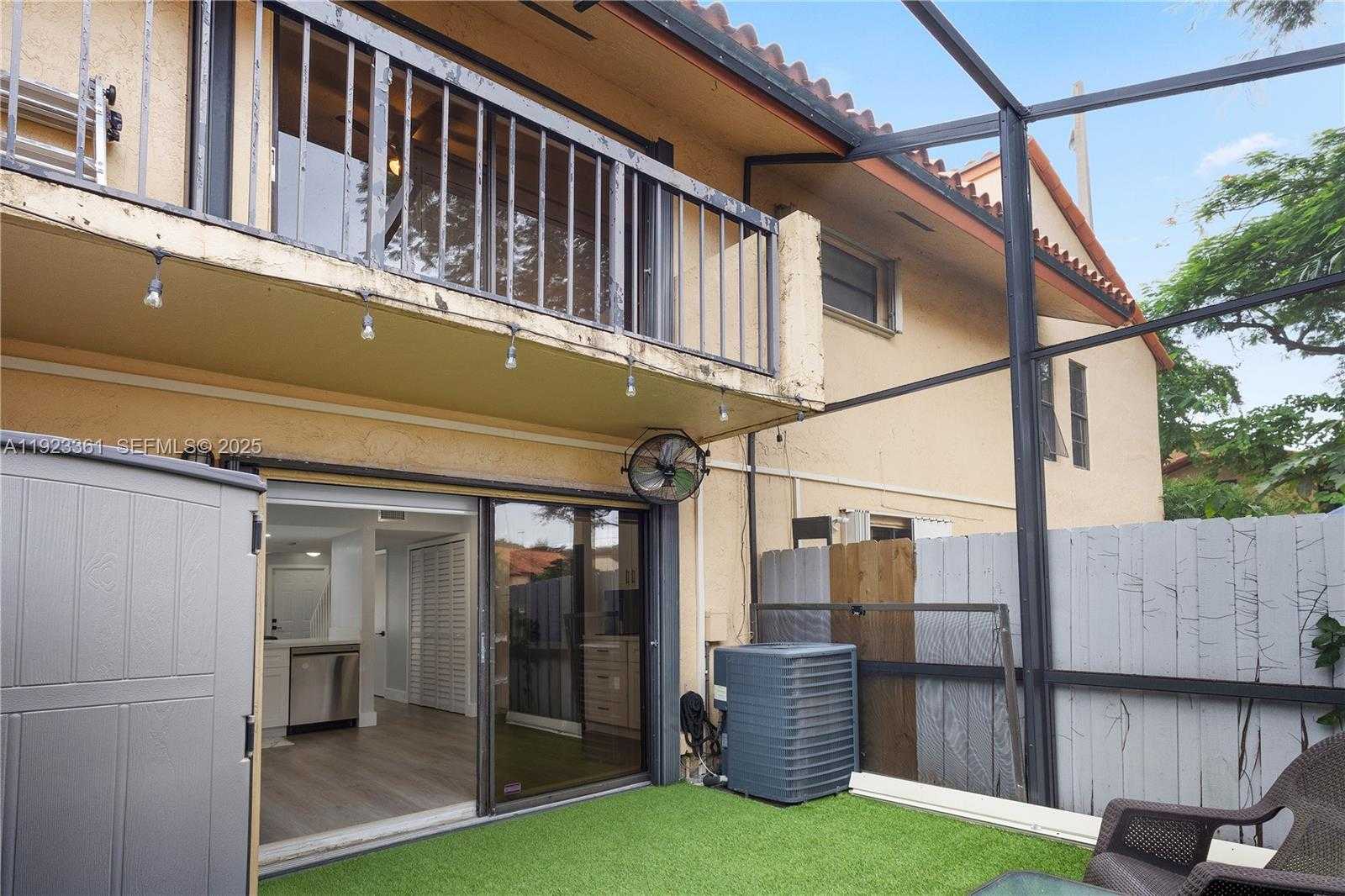 Small Image of 10053 SOUTH WEST 77TH CT, Miami Number 24