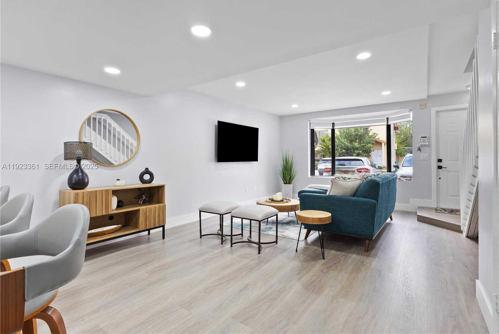 Small Image of 10053 SOUTH WEST 77TH CT, Miami Number 5