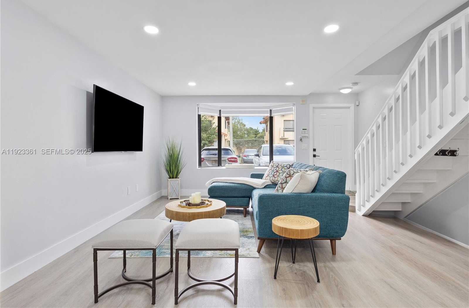 Small Image of 10053 SOUTH WEST 77TH CT, Miami Number 7