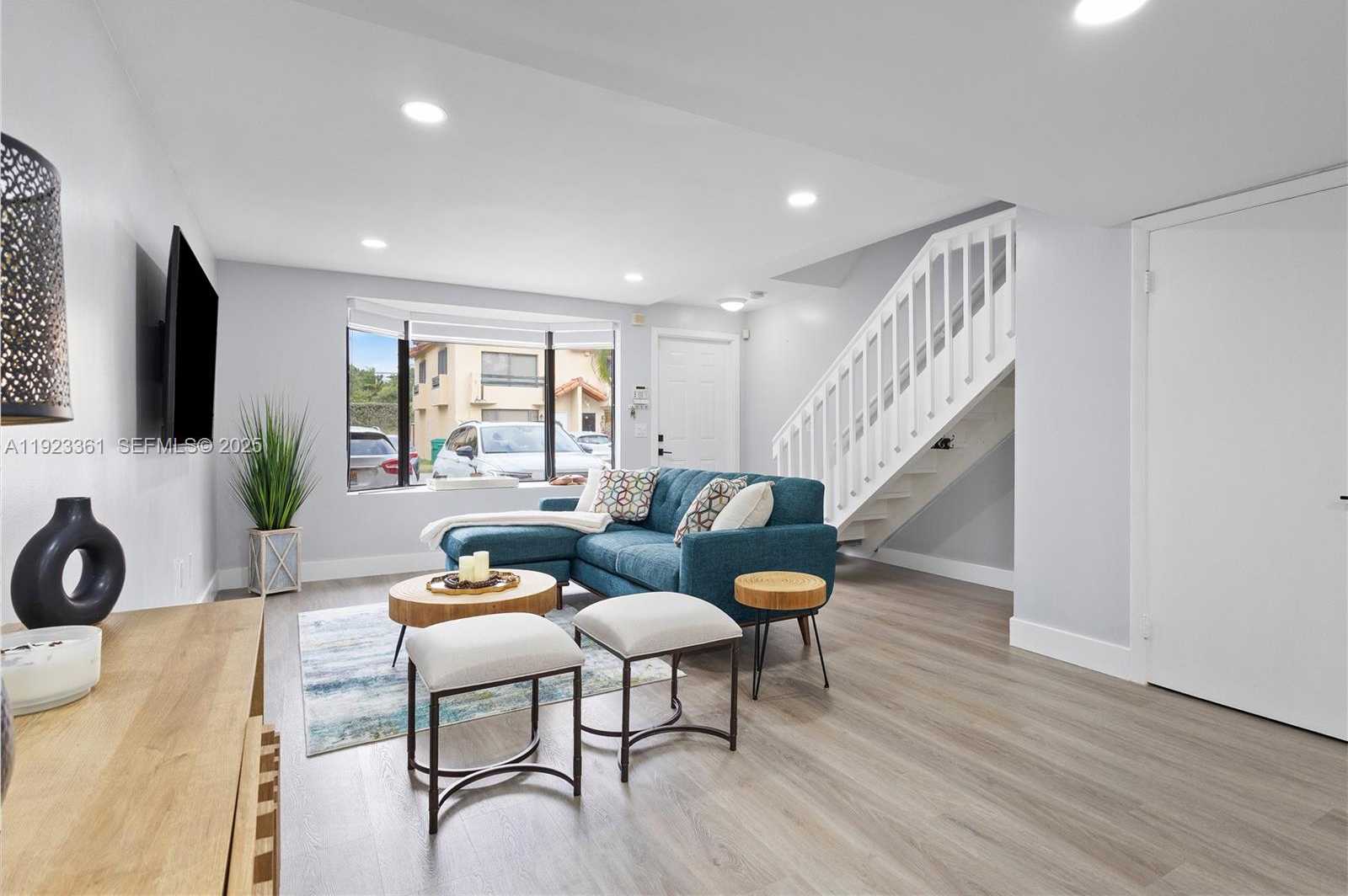 Small Image of 10053 SOUTH WEST 77TH CT, Miami Number 9